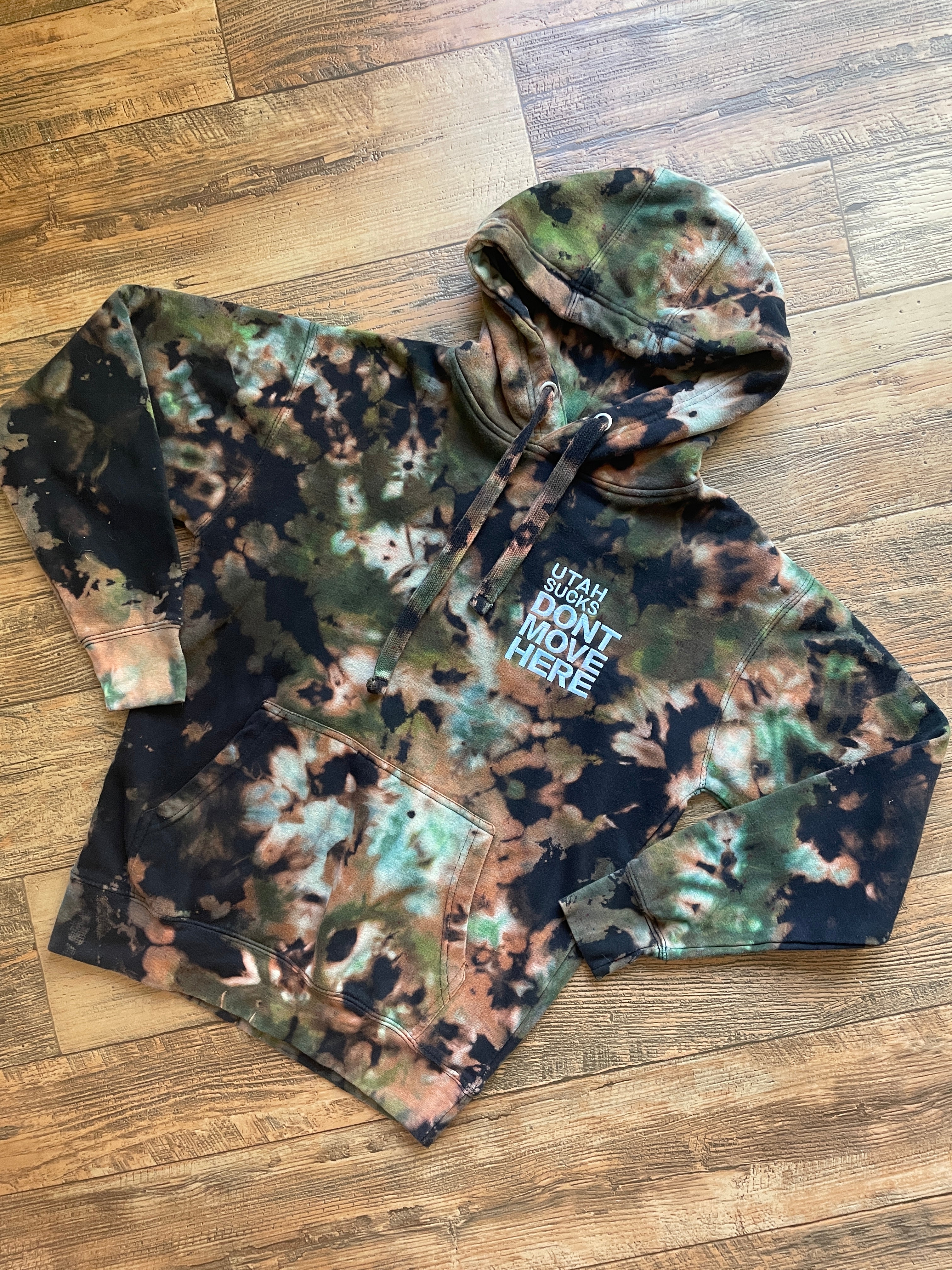 Utah Sucks Don't Move Here Black and Green Tie Dye Hoodie | Men's Small