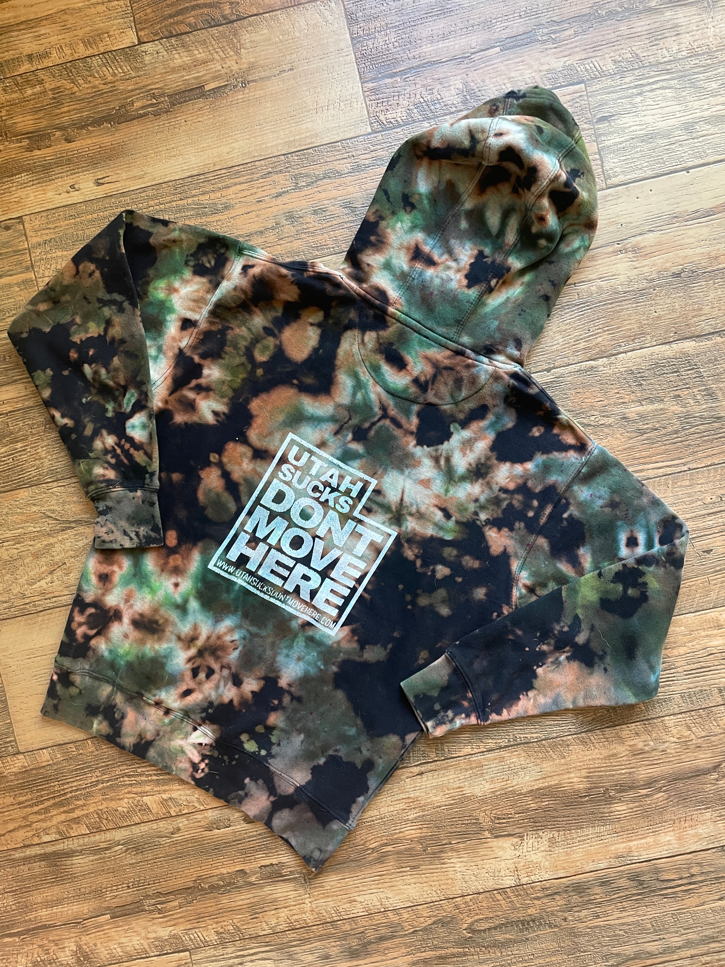 Utah Sucks Don't Move Here Black and Green Tie Dye Hoodie | Men's Small