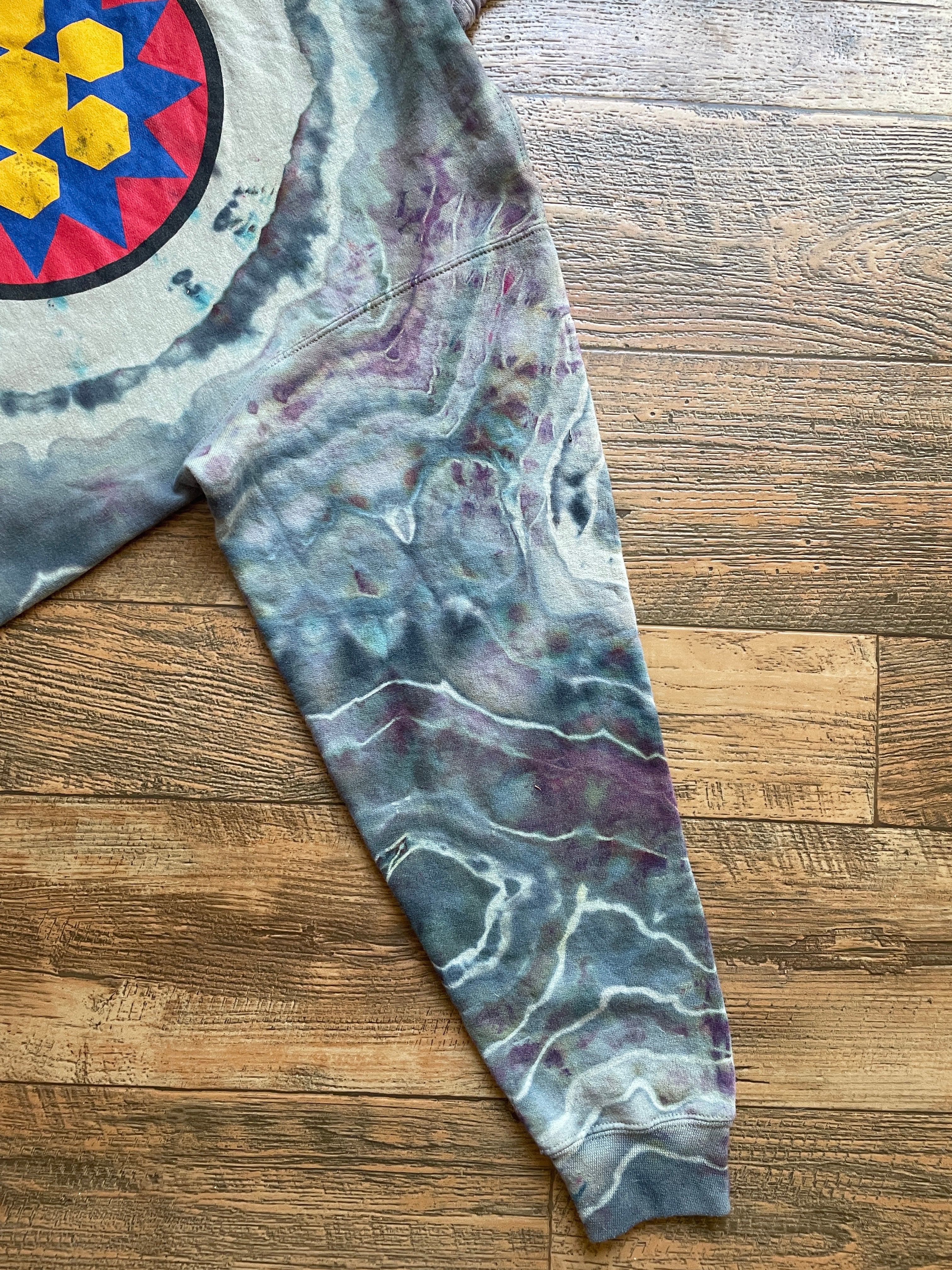 Brighton Resort Fungi Geode Tie Dye Hoodie | Men's Medium