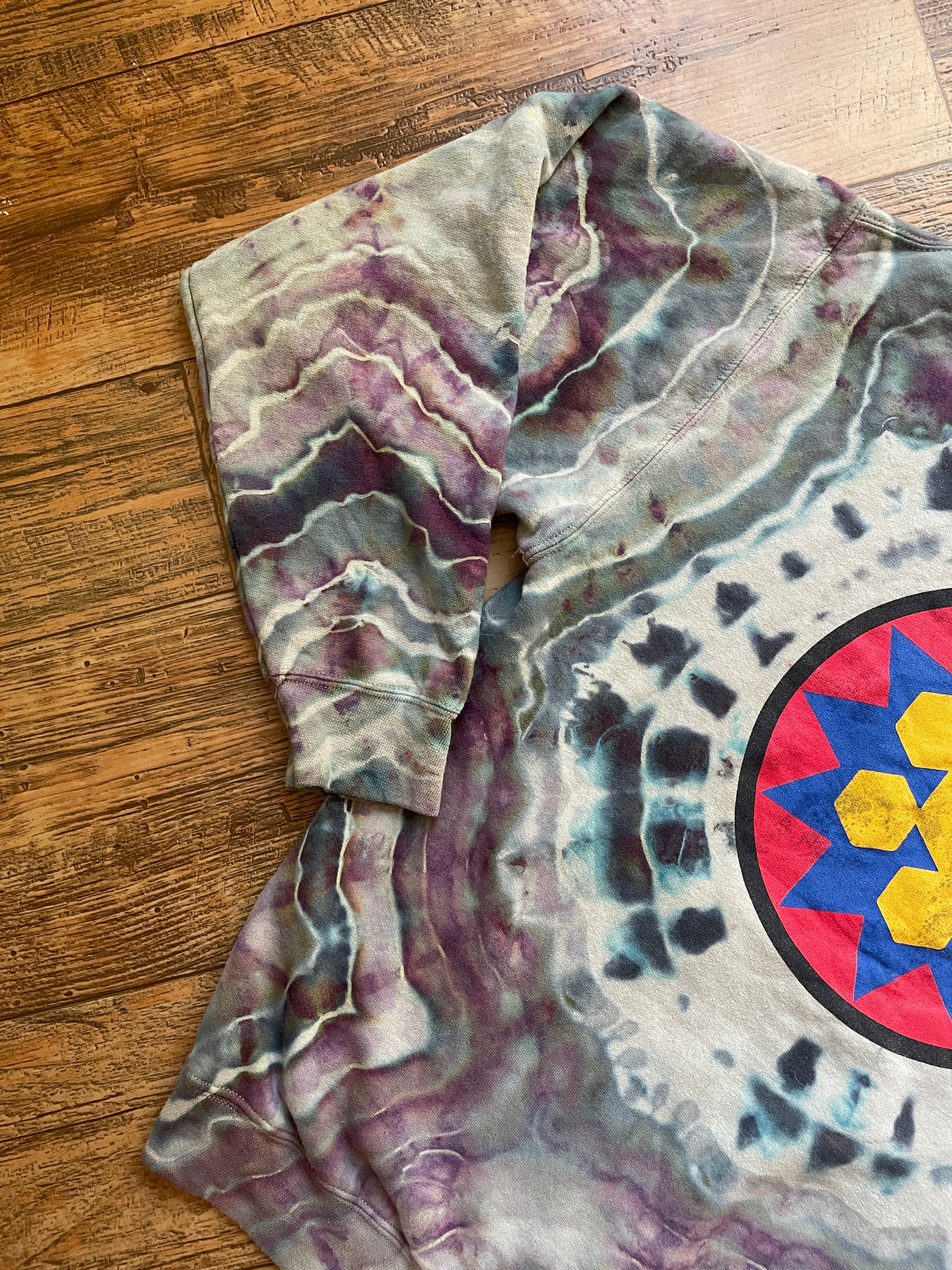 Brighton Resort Fungi Geode Tie Dye Hoodie | Men's Medium