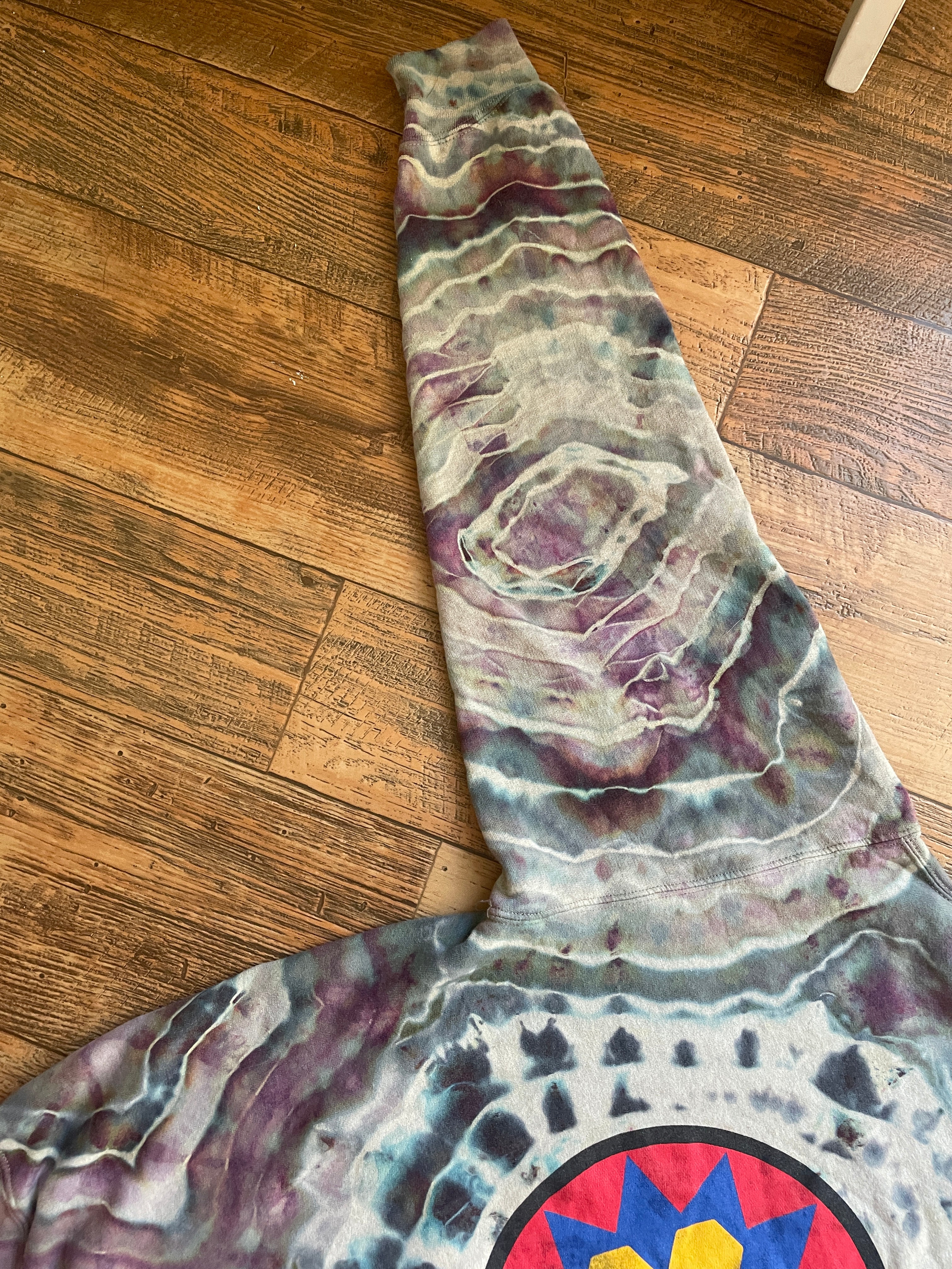 Brighton Resort Fungi Geode Tie Dye Hoodie | Men's Medium