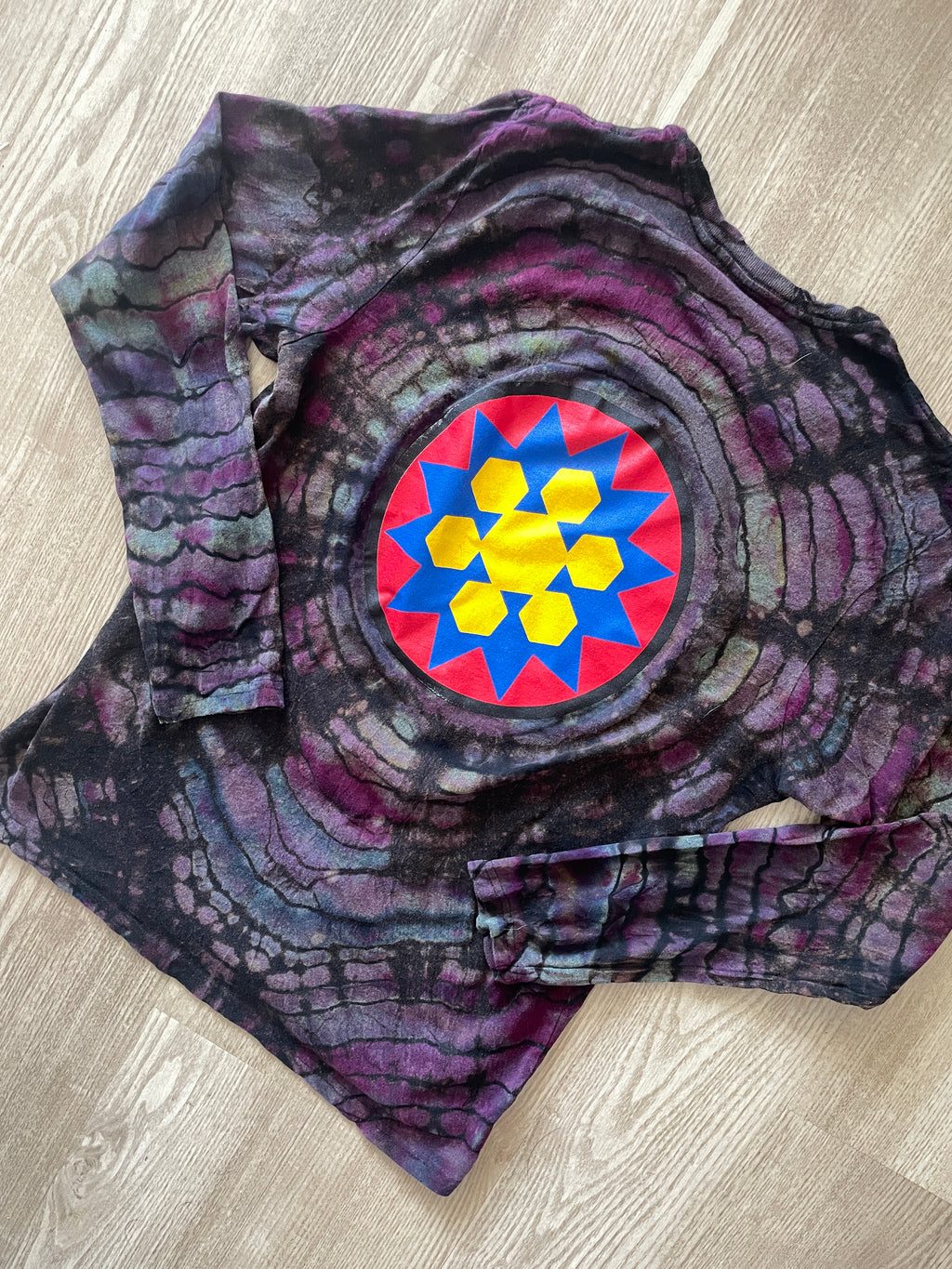 MEDIUM Men’s Brighton Ski Resort Handmade Tie Dye Geode Long Sleeve T-Shirt | One-Of-a-Kind Black, Purple, and Blue Reverse Tie Dye Top