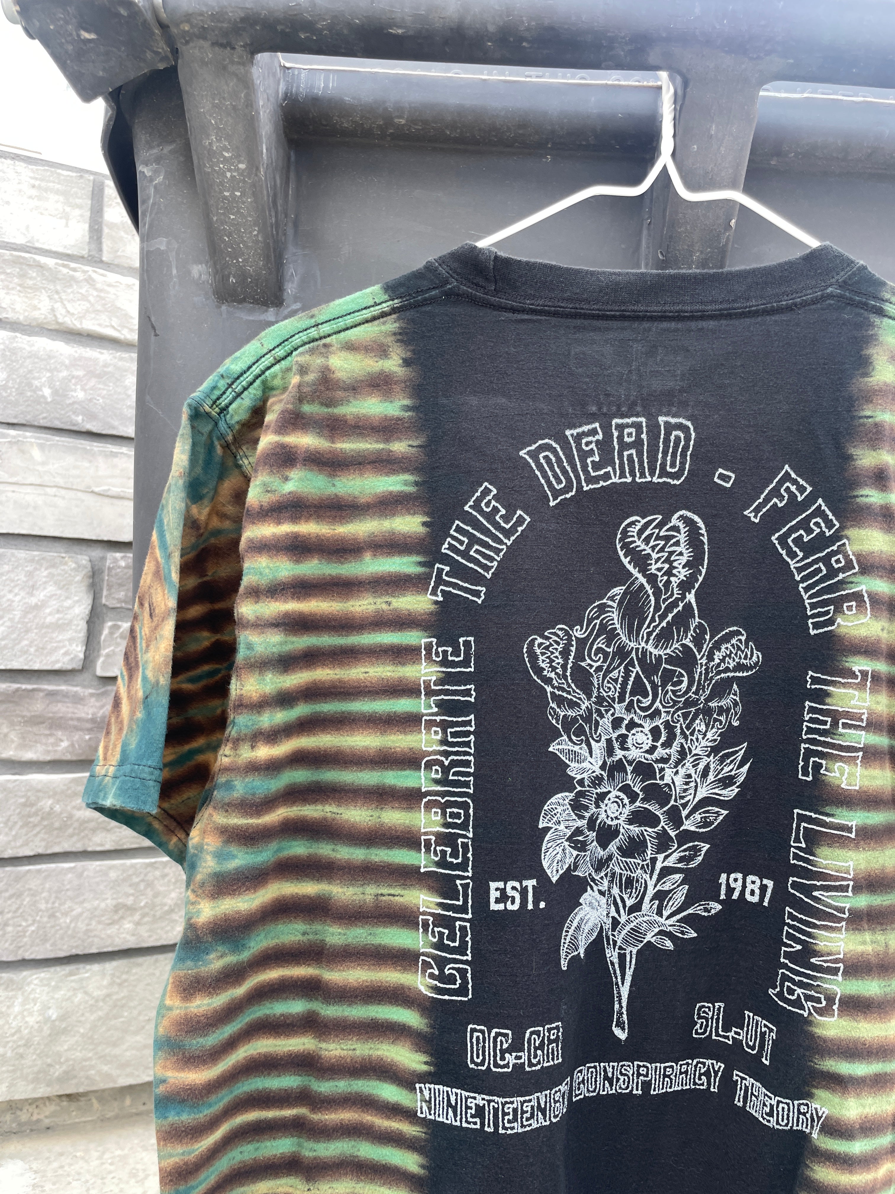 Large Men's Venus Fly Trap Death Bouquet Handmade Tie Dye T-Shirt | One-Of-a-Kind Upcycled Black and Blue Short Sleeve Shirt