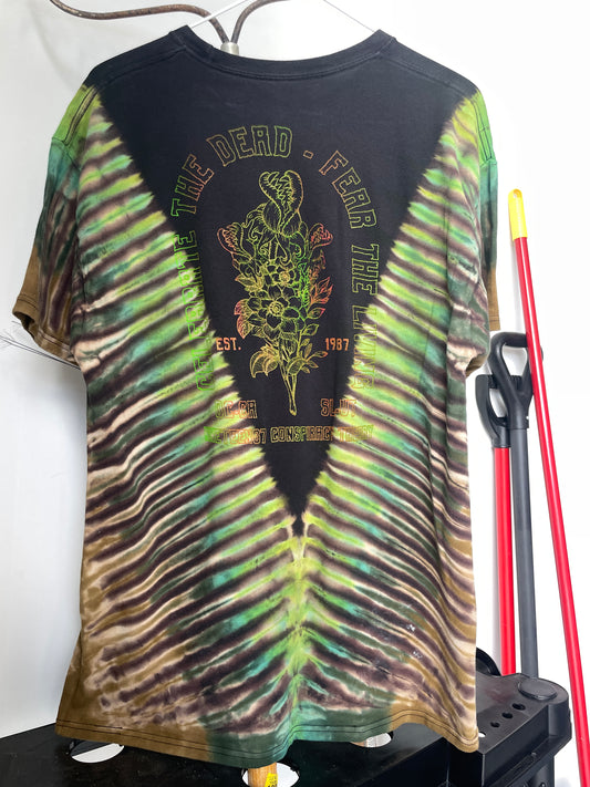 Large Men's Venus Fly Trap Death Bouquet Handmade Tie Dye T-Shirt | One-Of-a-Kind Upcycled Black and Green Short Sleeve Shirt