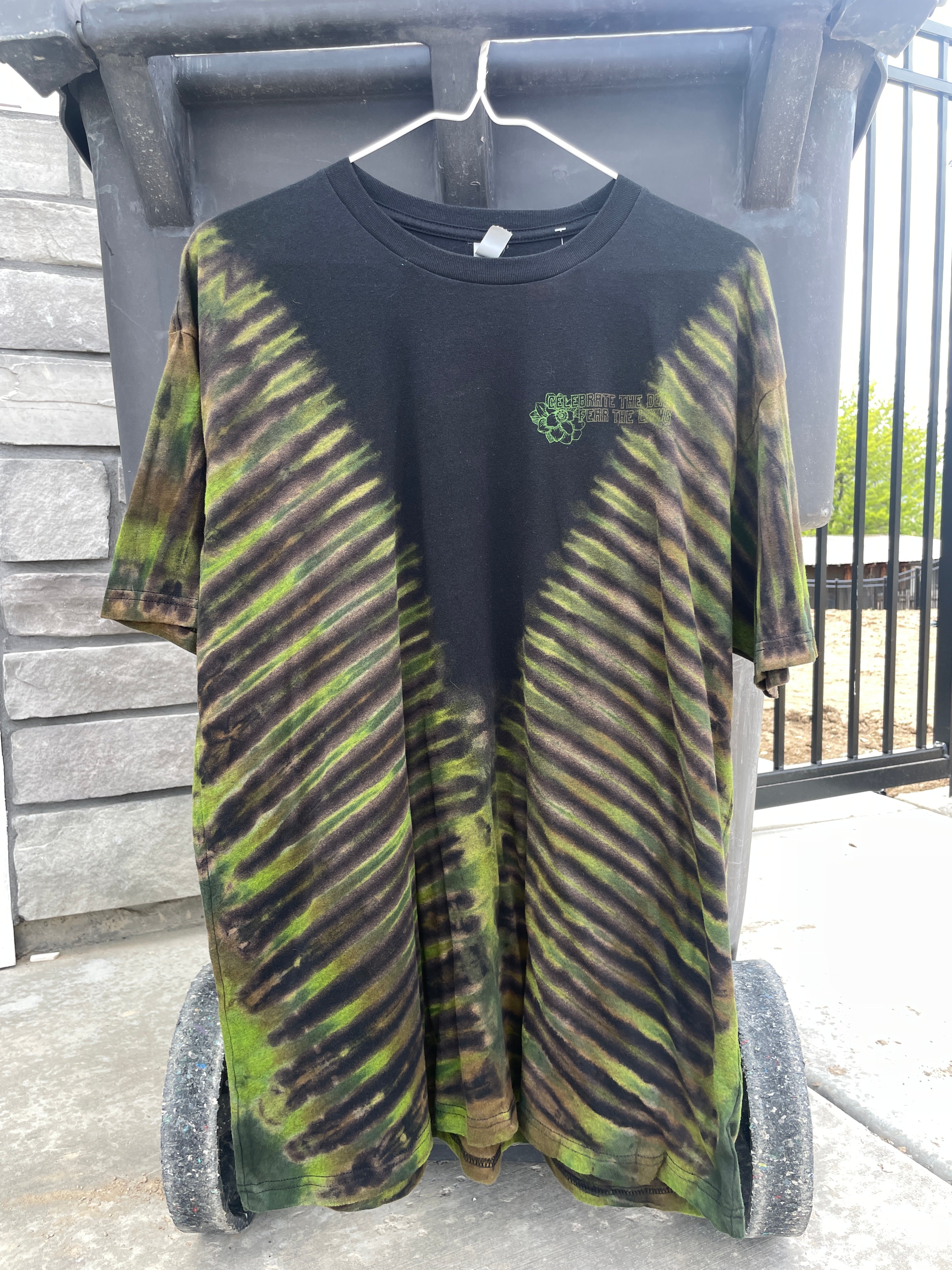 XL Men's Venus Fly Trap Death Bouquet Handmade Tie Dye T-Shirt | One-Of-a-Kind Upcycled Black and Green Short Sleeve Shirt