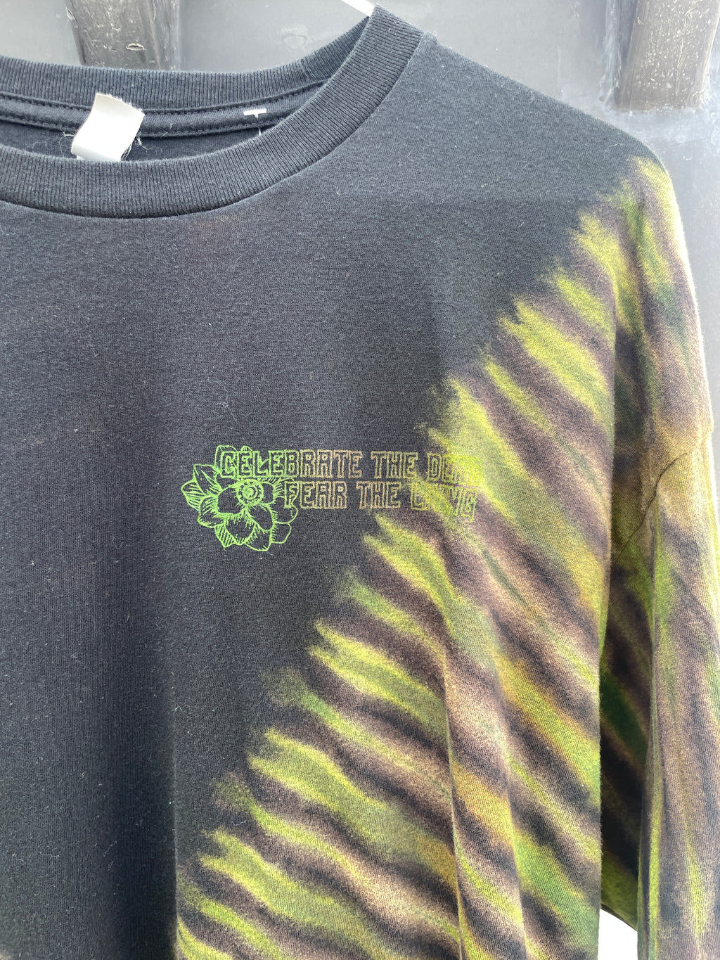 XL Men's Venus Fly Trap Death Bouquet Handmade Tie Dye T-Shirt | One-Of-a-Kind Upcycled Black and Green Short Sleeve Shirt