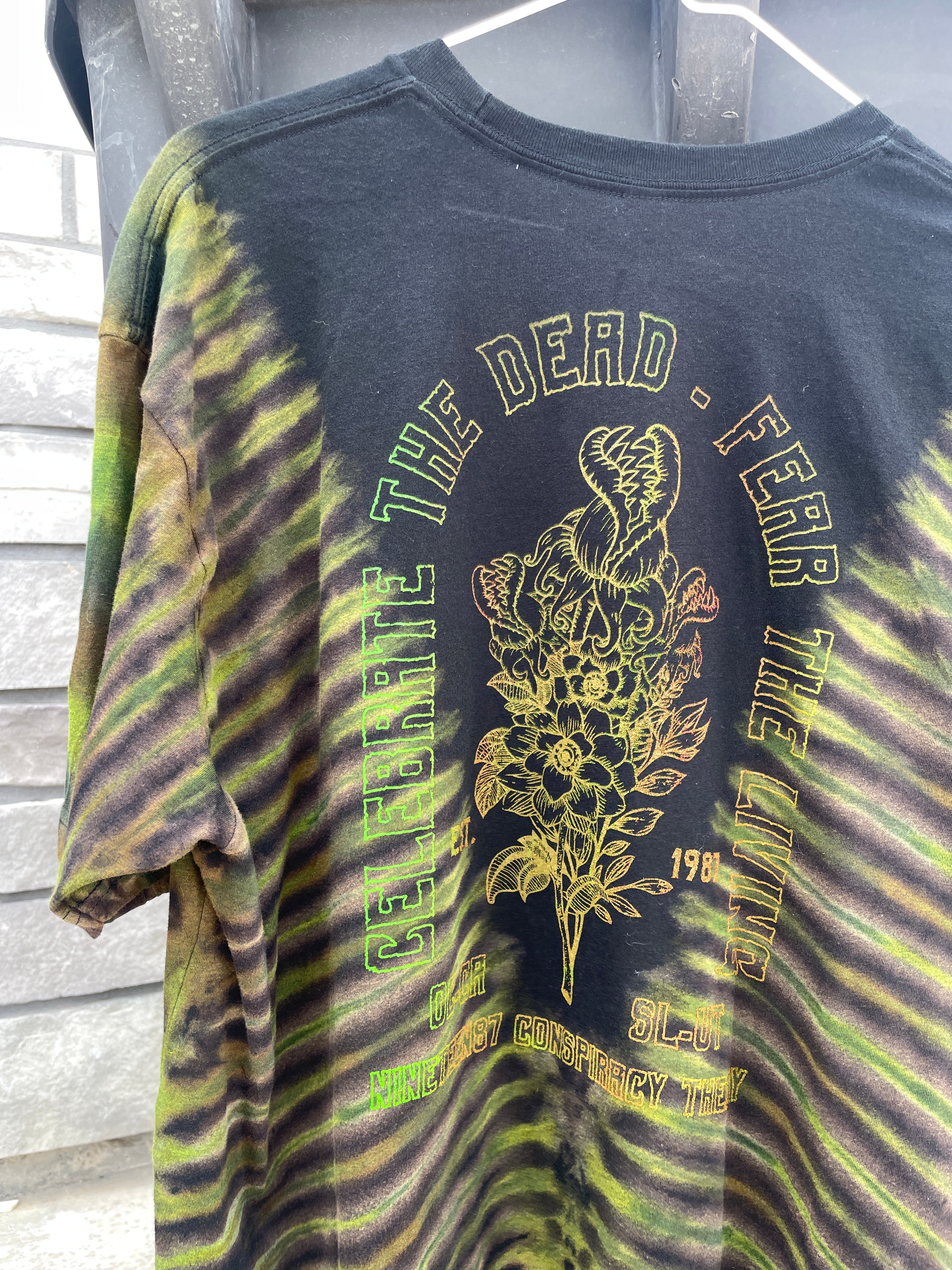 XL Men's Venus Fly Trap Death Bouquet Handmade Tie Dye T-Shirt | One-Of-a-Kind Upcycled Black and Green Short Sleeve Shirt