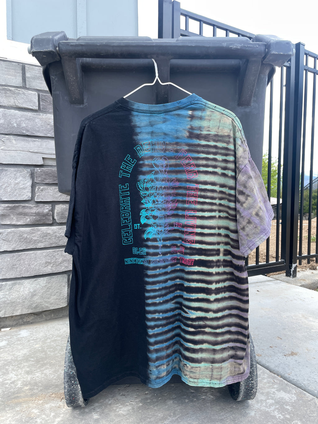 2XL Men's Venus Fly Trap Death Bouquet Handmade Tie Dye T-Shirt | One-Of-a-Kind Upcycled Black and Blue Short Sleeve Shirt