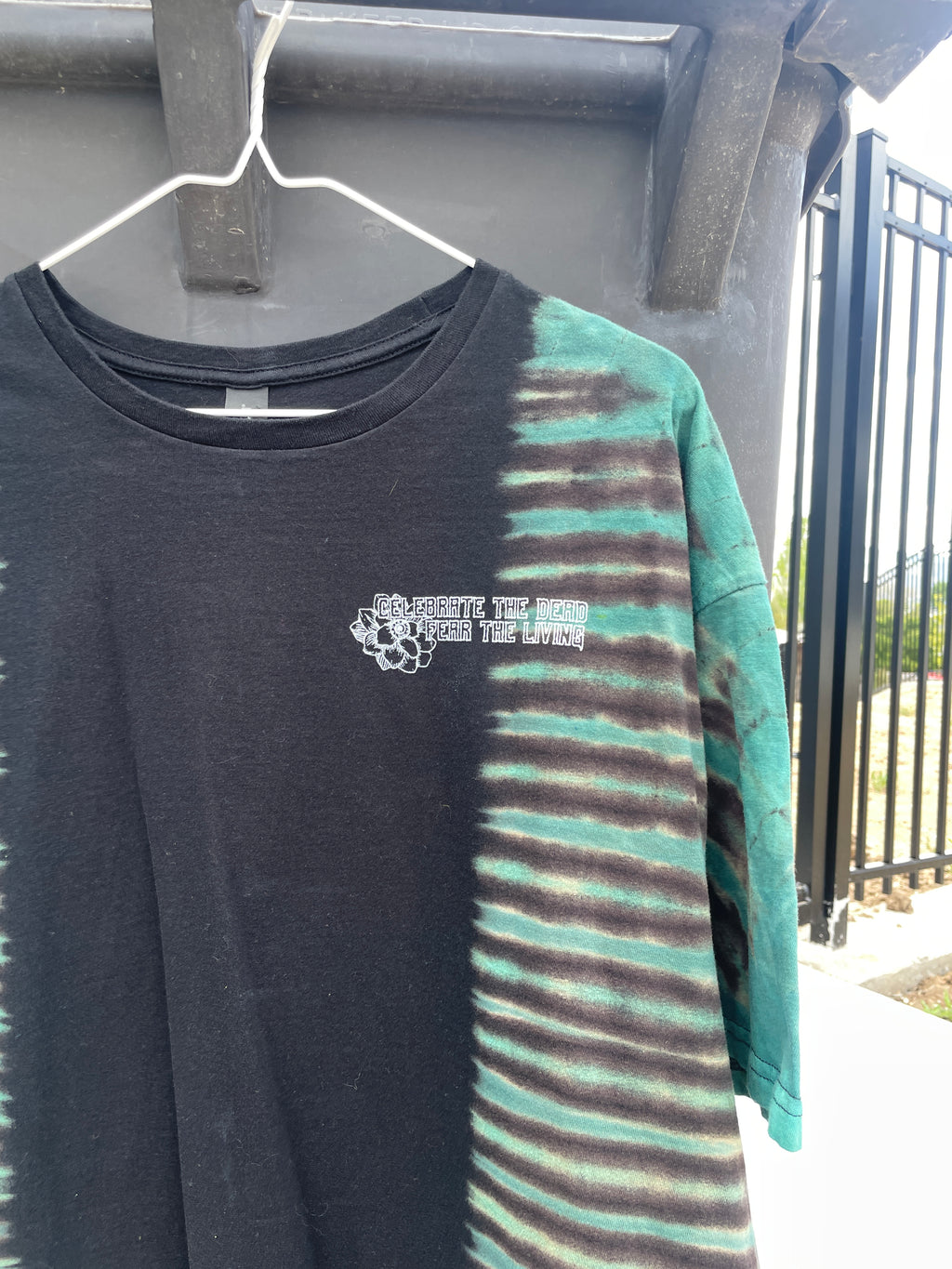 2XL Men's Venus Fly Trap Death Bouquet Handmade Tie Dye T-Shirt | One-Of-a-Kind Upcycled Black and Blue Short Sleeve Shirt