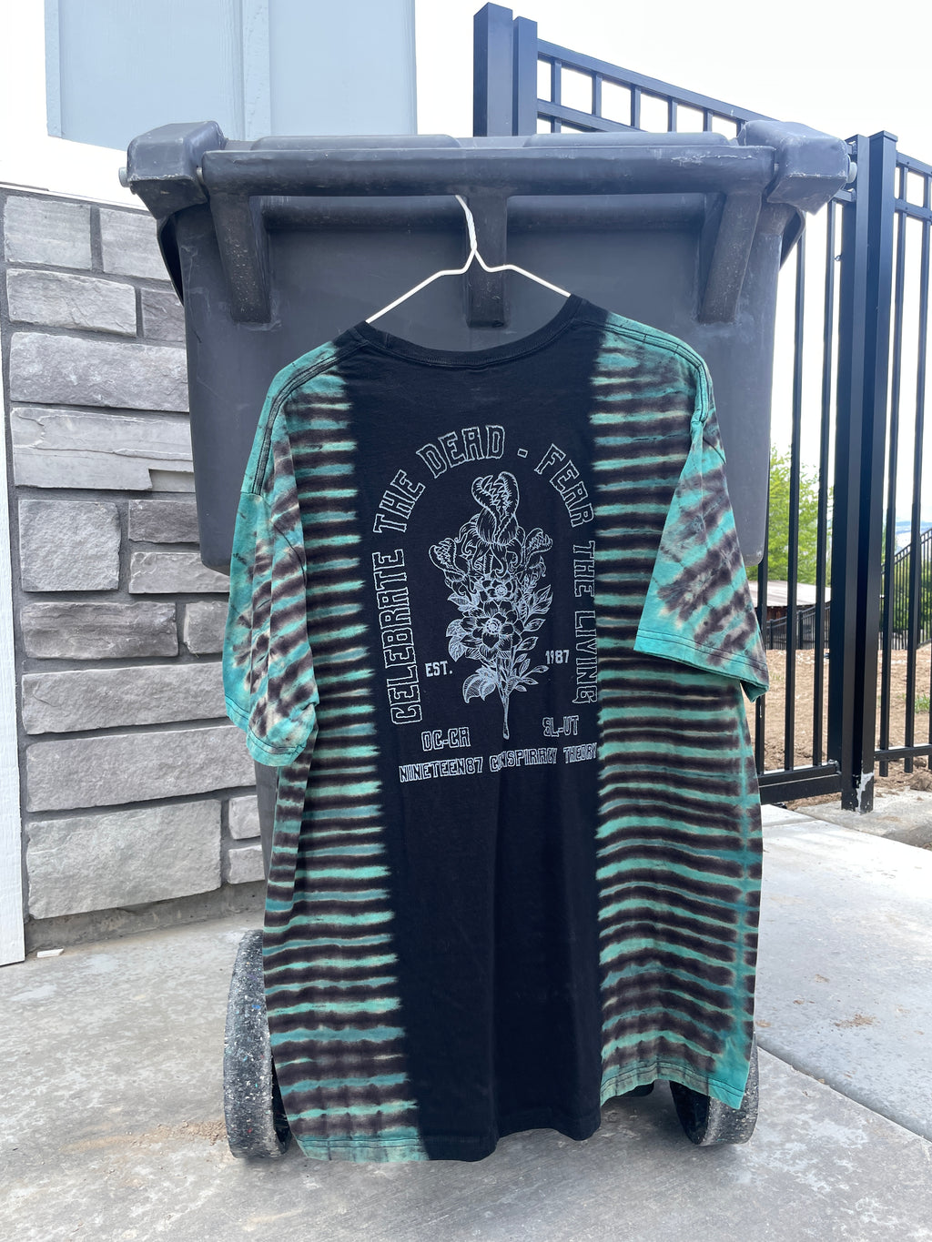 2XL Men's Venus Fly Trap Death Bouquet Handmade Tie Dye T-Shirt | One-Of-a-Kind Upcycled Black and Blue Short Sleeve Shirt