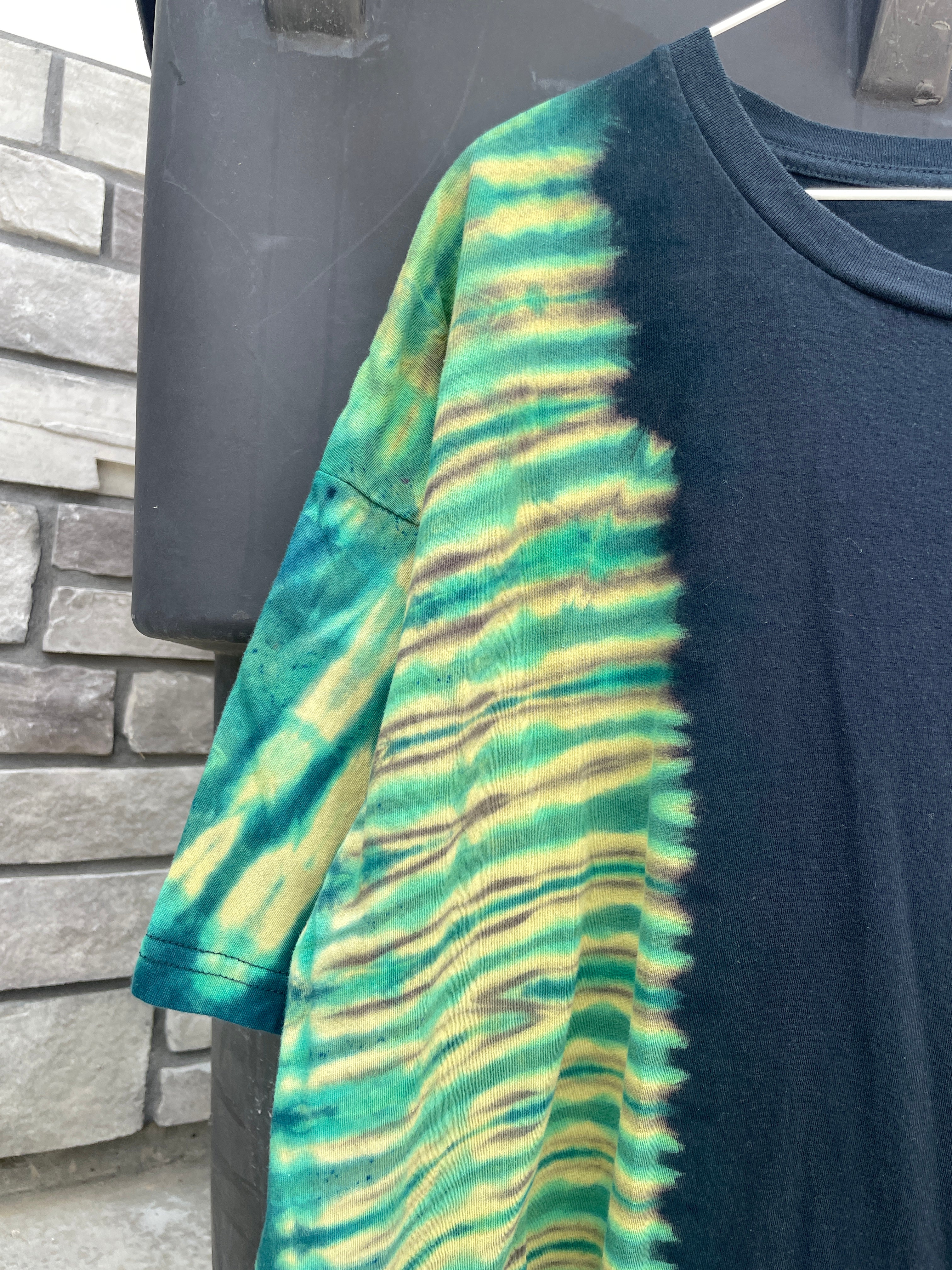 3XL Men's Venus Fly Trap Death Bouquet Handmade Tie Dye T-Shirt | One-Of-a-Kind Upcycled Black and Turquoise Short Sleeve Shirt