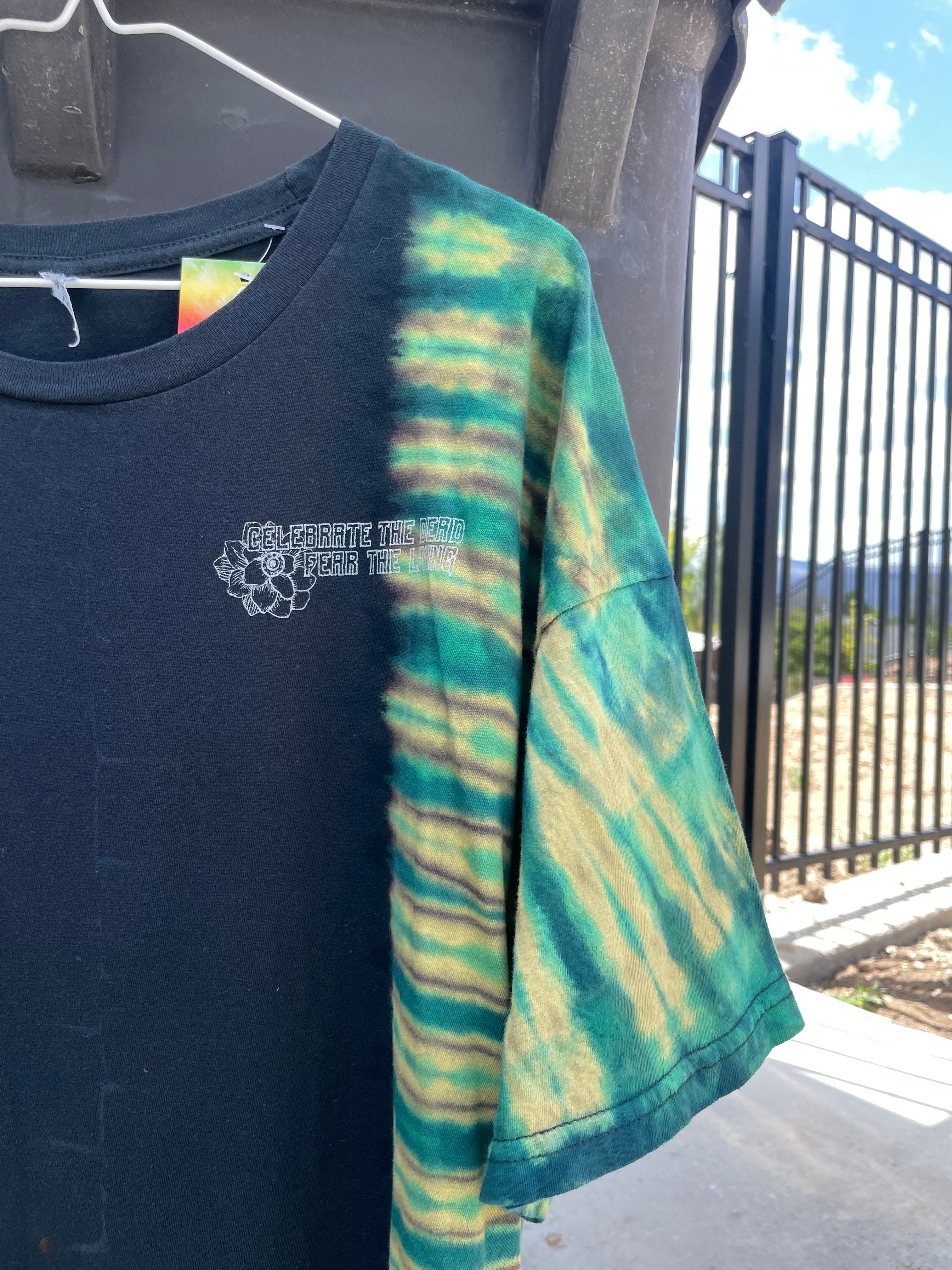 3XL Men's Venus Fly Trap Death Bouquet Handmade Tie Dye T-Shirt | One-Of-a-Kind Upcycled Black and Turquoise Short Sleeve Shirt