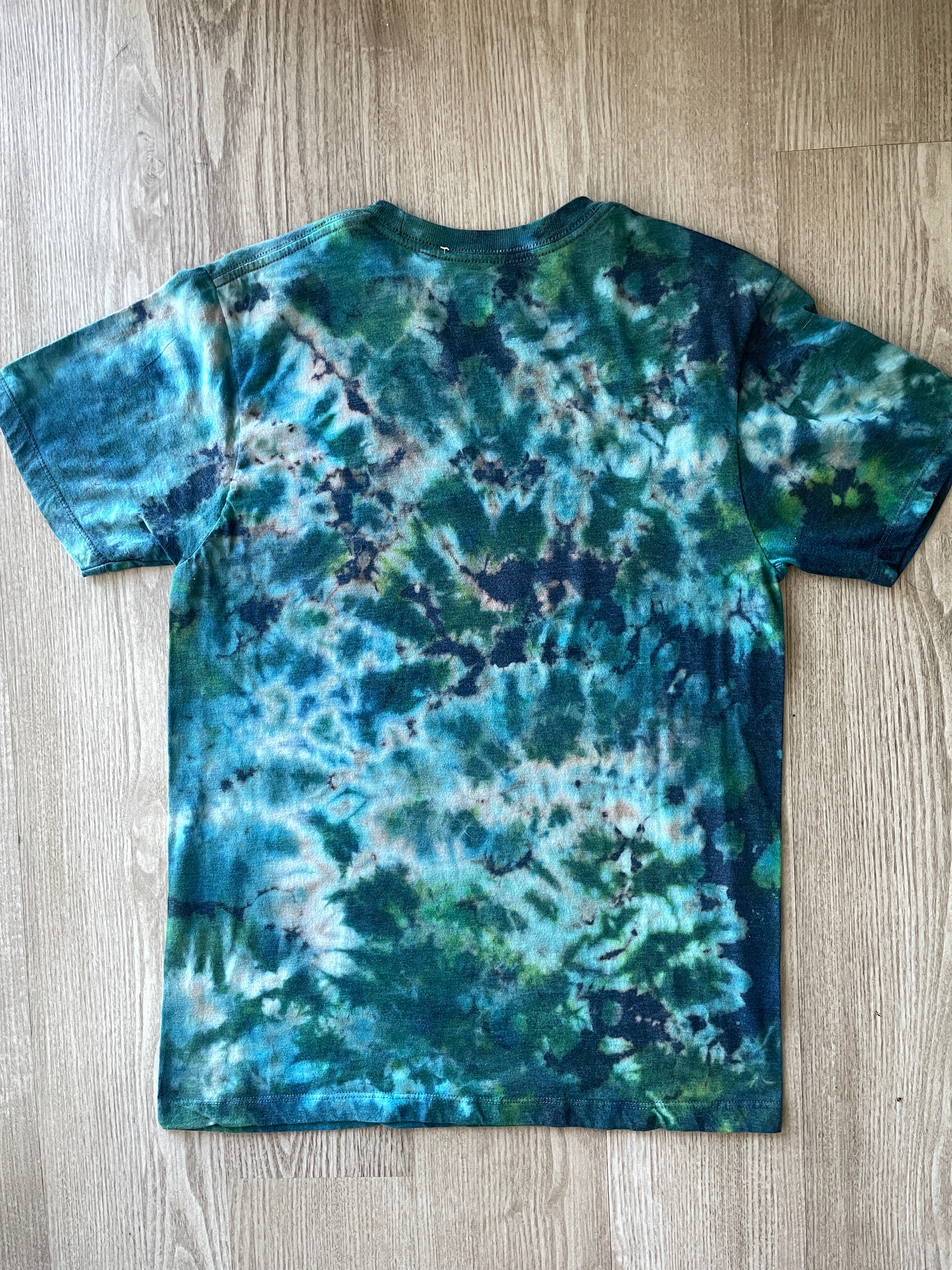 MEDIUM Men’s Cabela's Reverse Tie Dye Short Sleeve T-Shirt | One-Of-a-Kind Upcycled Blue and Green Crumpled Top