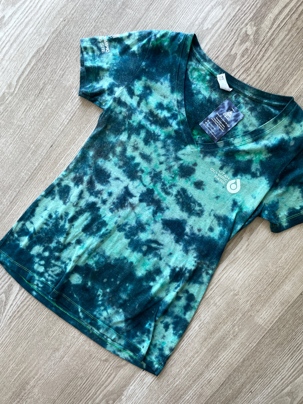 LARGE Women’s Utah Olympic Park Handmade Reverse Tie Dye Short Sleeve T-Shirt | One-Of-a-Kind Upcycled Green and Gray Crumpled Top