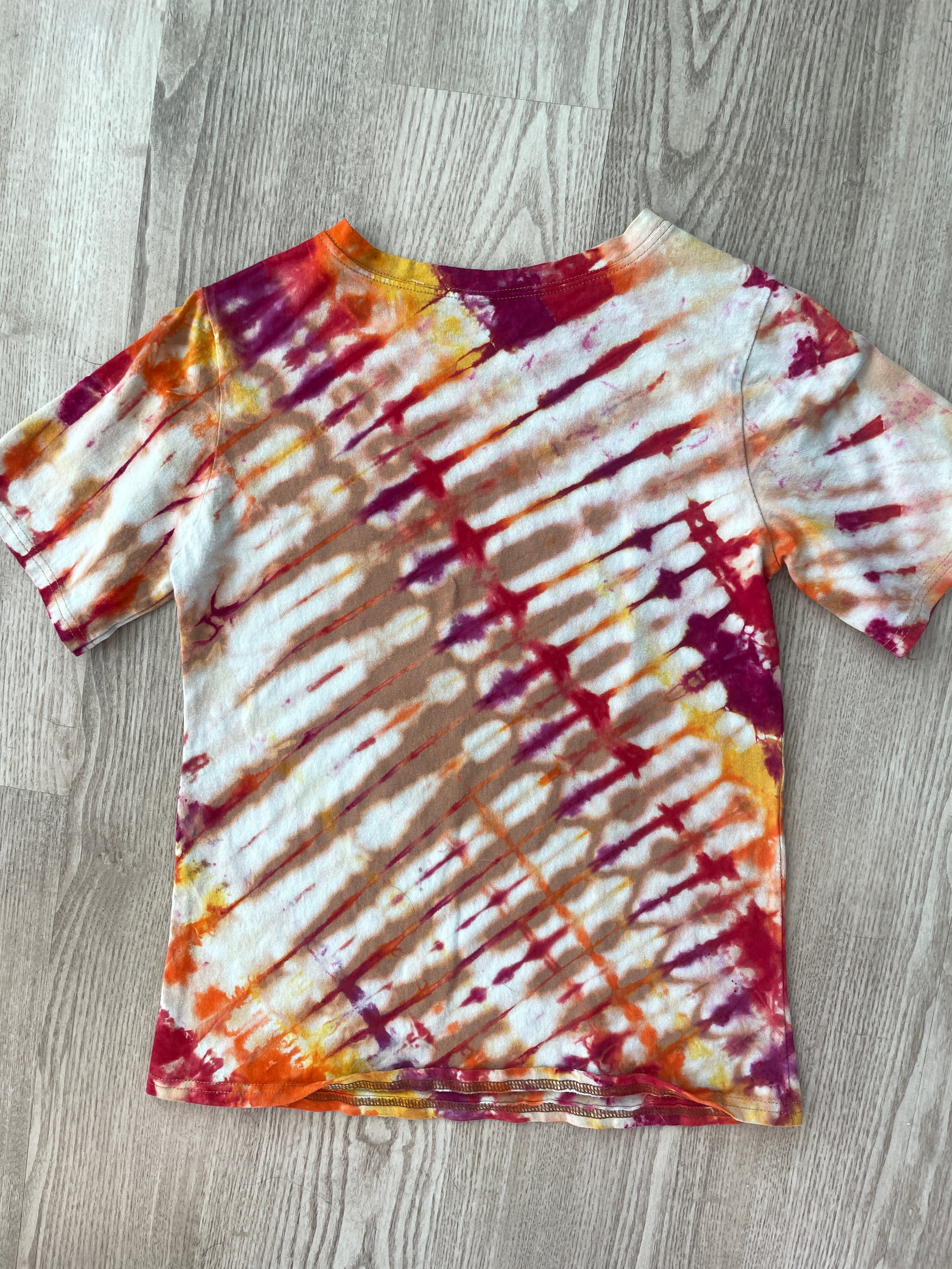 MEDIUM Youth Madonna Tie Dye Short Sleeve T-Shirt | One-Of-a-Kind Upcycled Tan and Red Pleated Top