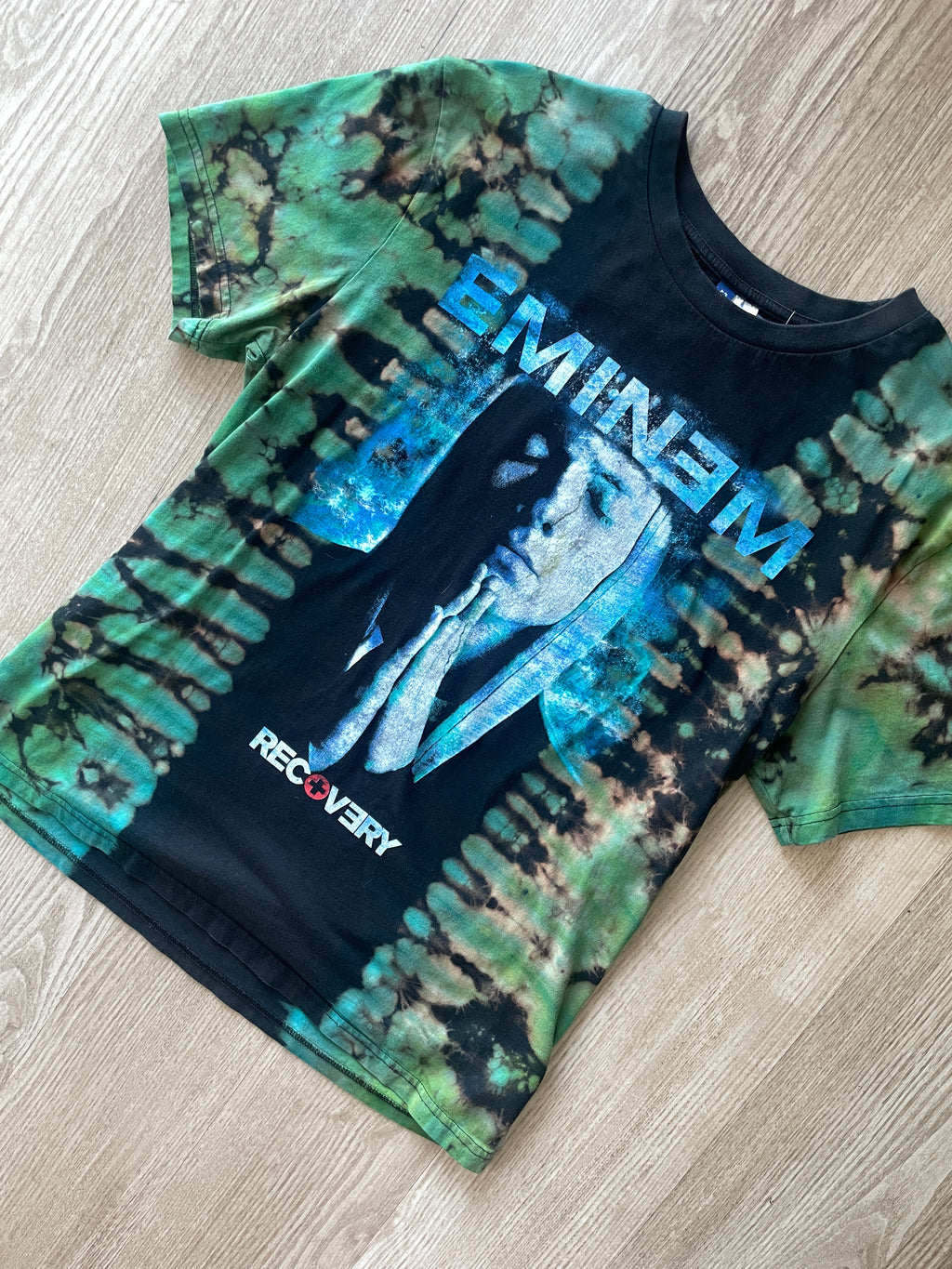 MEDIUM Men’s Eminem Recovery Handmade Bleach Tie Dye Short Sleeve T-Shirt | One-Of-a-Kind Upcycled Black and Blue Pleated Top