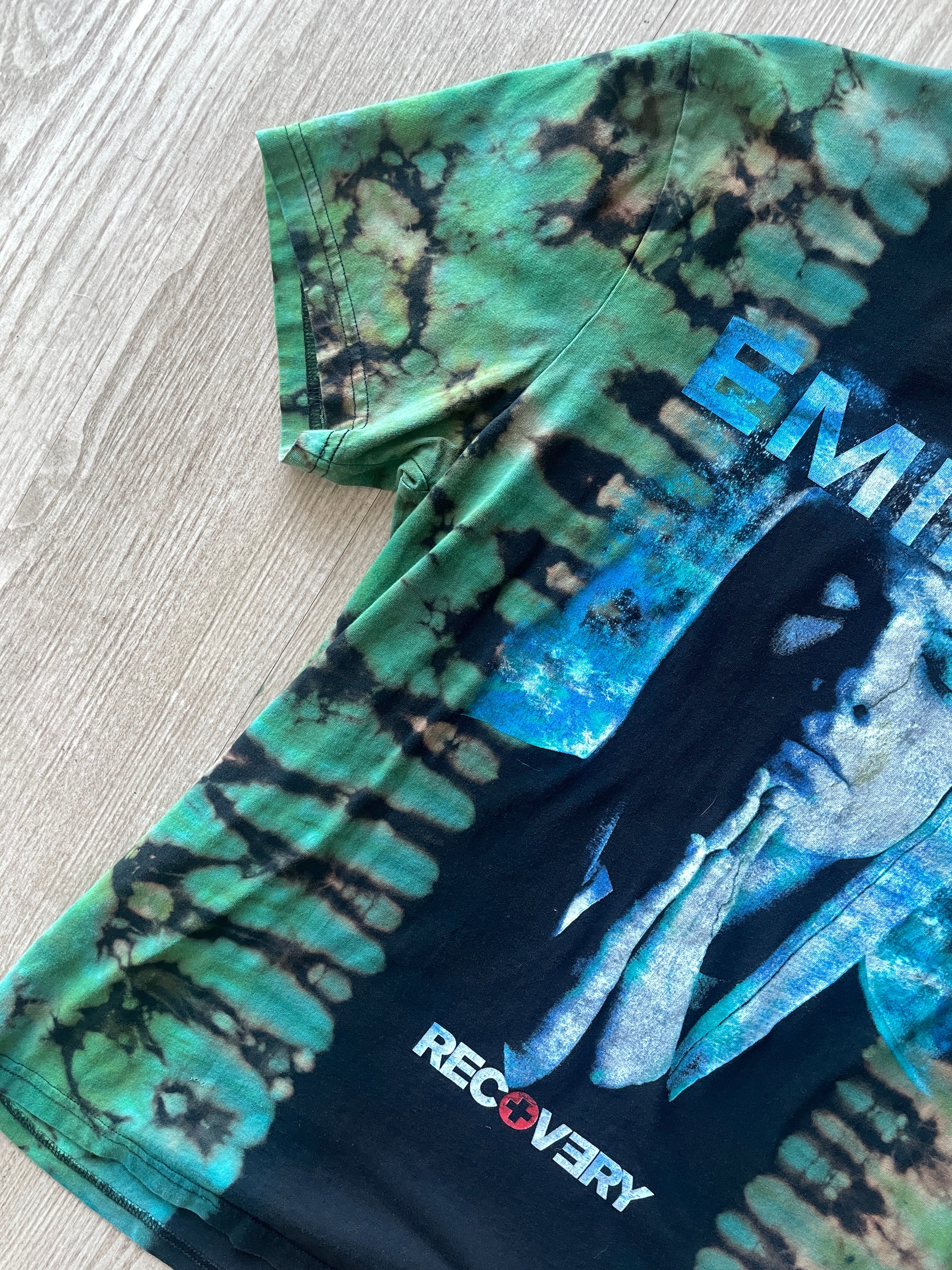 MEDIUM Men’s Eminem Recovery Handmade Bleach Tie Dye Short Sleeve T-Shirt | One-Of-a-Kind Upcycled Black and Blue Pleated Top