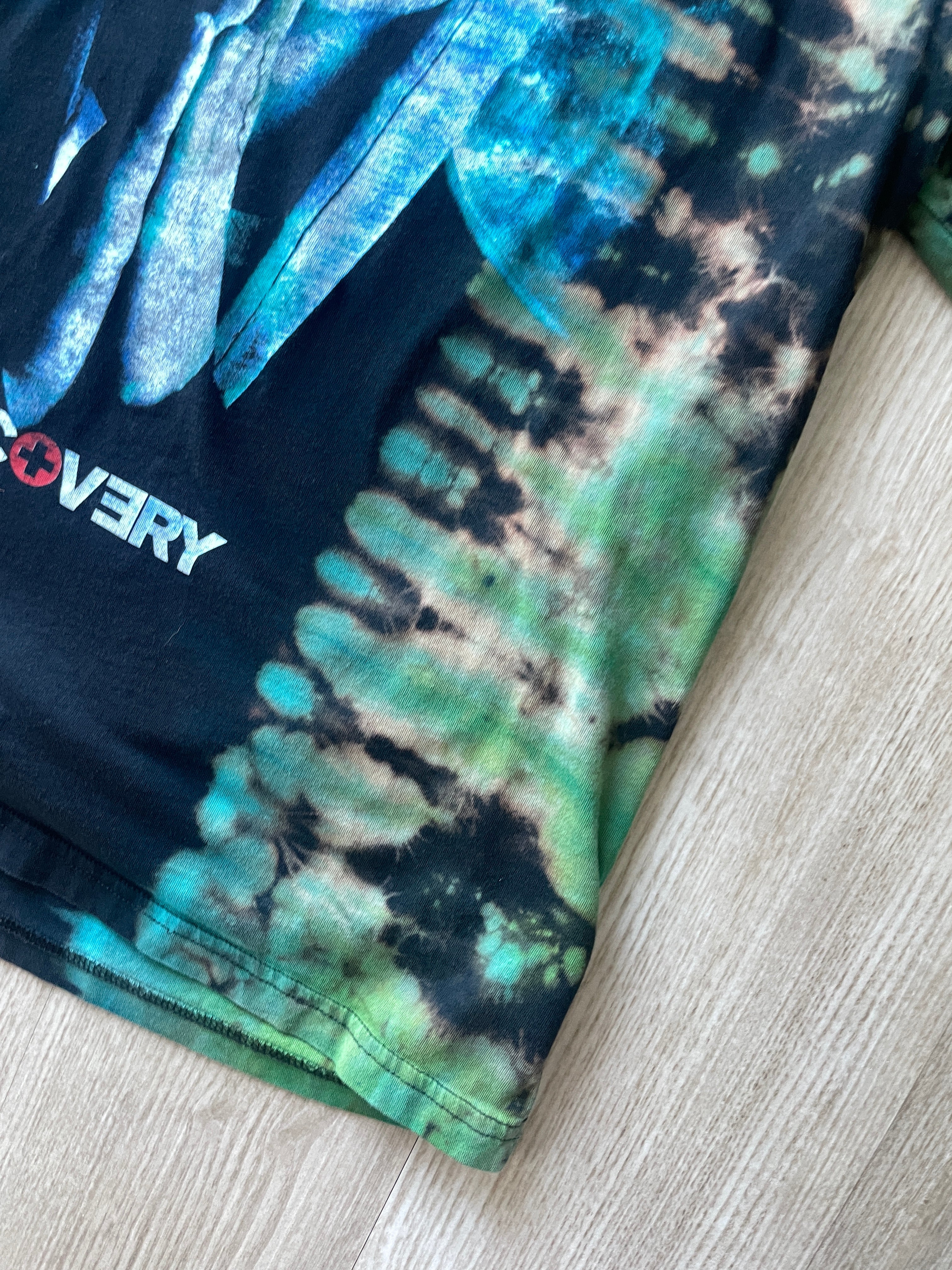 MEDIUM Men’s Eminem Recovery Handmade Bleach Tie Dye Short Sleeve T-Shirt | One-Of-a-Kind Upcycled Black and Blue Pleated Top