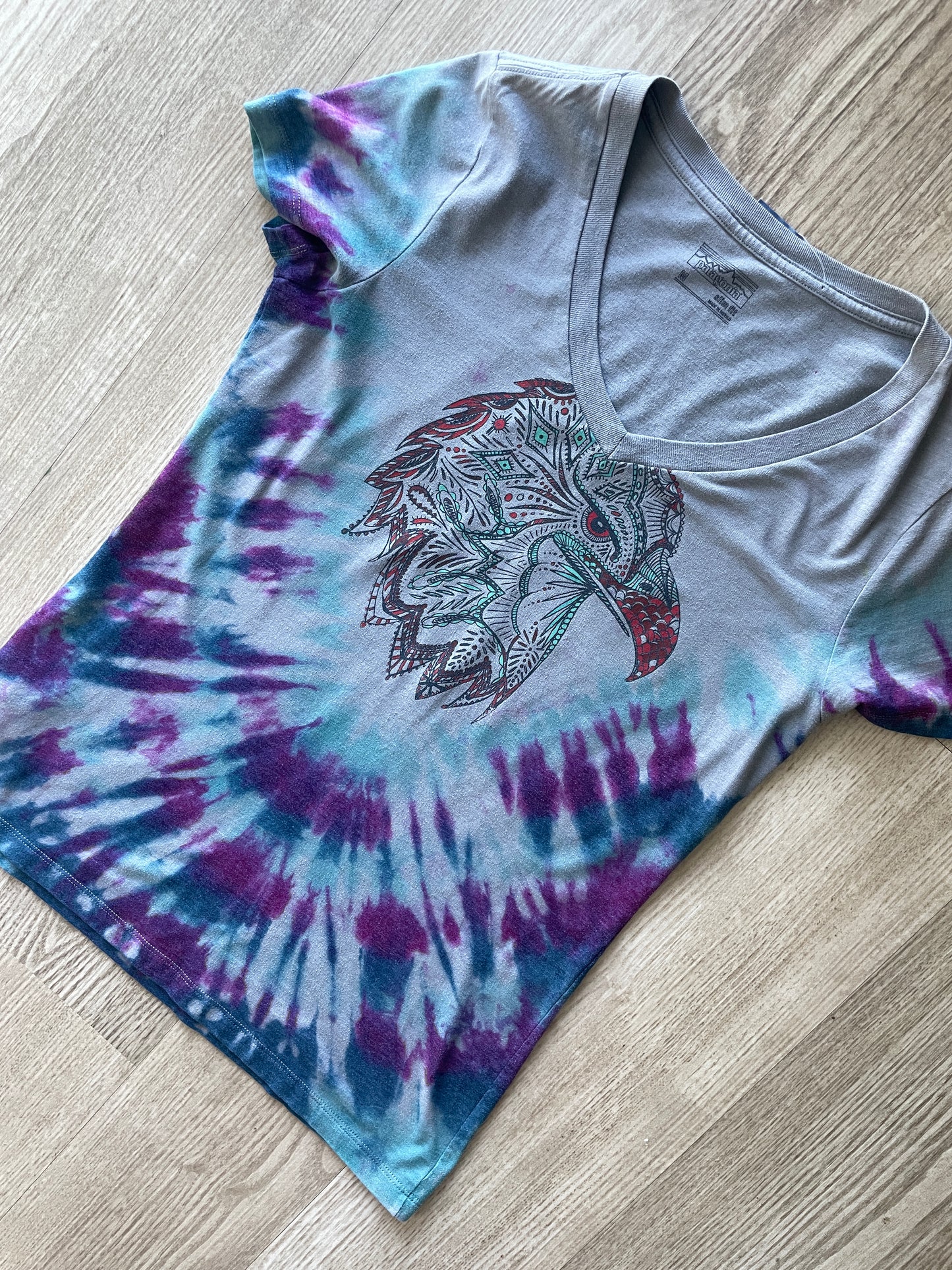 MEDIUM Women's Patagonia Eagle Handmade Tie Dye Short Sleeve V-Neck T-Shirt | One-Of-a-Kind Upcycled Blue and Green Top