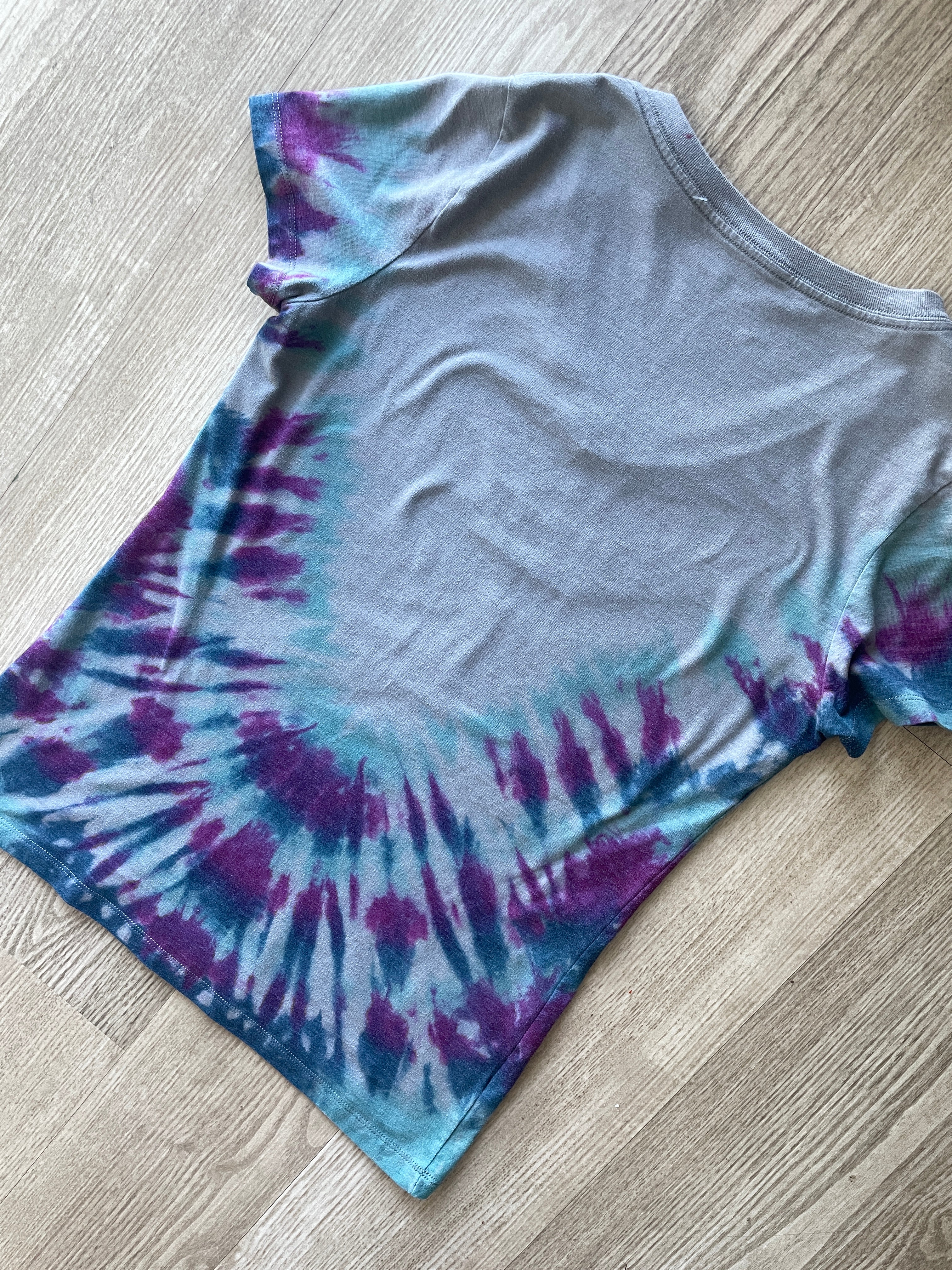 MEDIUM Women's Patagonia Eagle Handmade Tie Dye Short Sleeve V-Neck T-Shirt | One-Of-a-Kind Upcycled Blue and Green Top