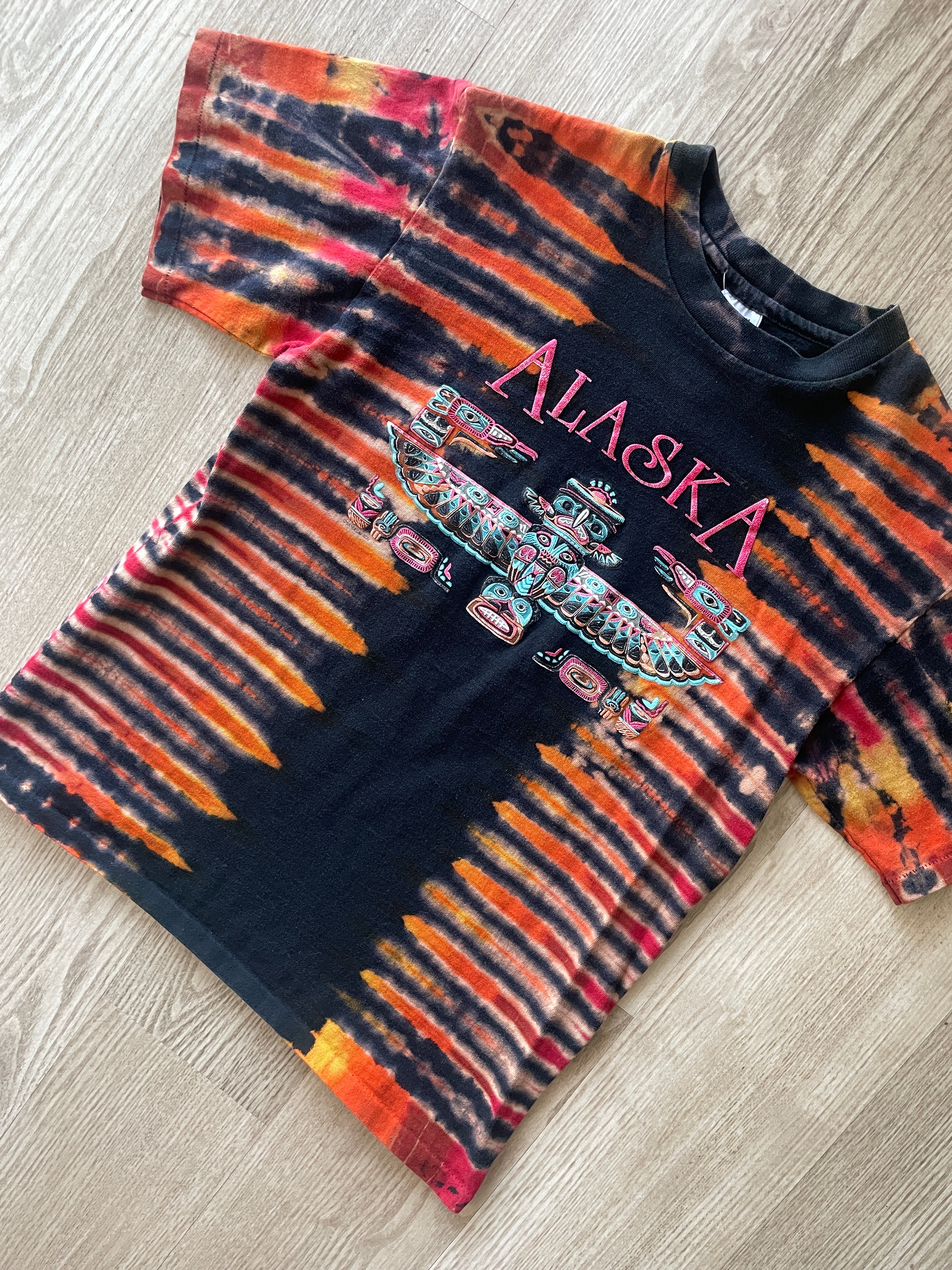 MEDIUM Men’s Vintage Alaska Totem Handmade Reverse Tie Dye Short Sleeve T-Shirt | One-Of-a-Kind Upcycled Black and Red Pleated Top