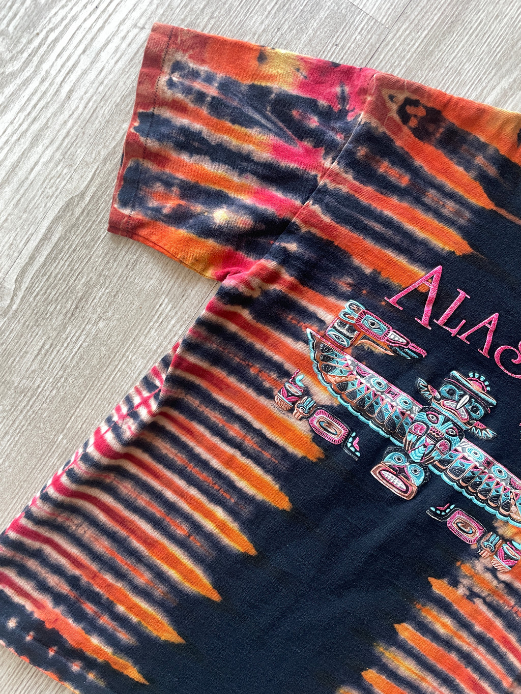 MEDIUM Men’s Vintage Alaska Totem Handmade Reverse Tie Dye Short Sleeve T-Shirt | One-Of-a-Kind Upcycled Black and Red Pleated Top
