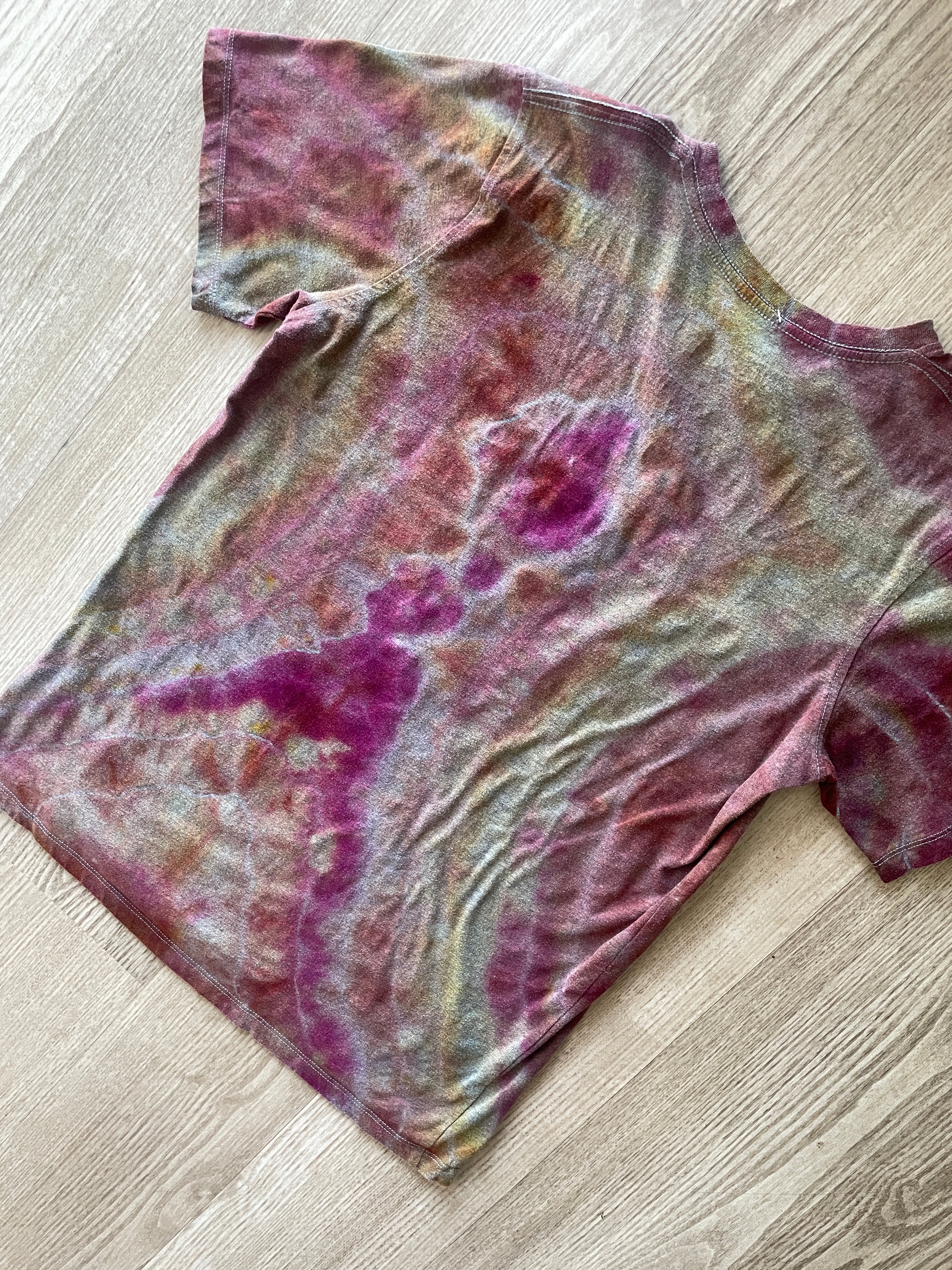 MEDIUM Men’s Harry Potter Gryffindor Quidditch Handmade Tie Dye Short Sleeve T-Shirt | One-Of-a-Kind Upcycled Red and Yellow Geode Top