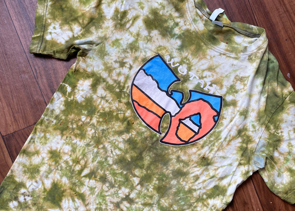 Men's Small WUTAH Delicate Arch Tie Dye Short Sleeve T-Shirt