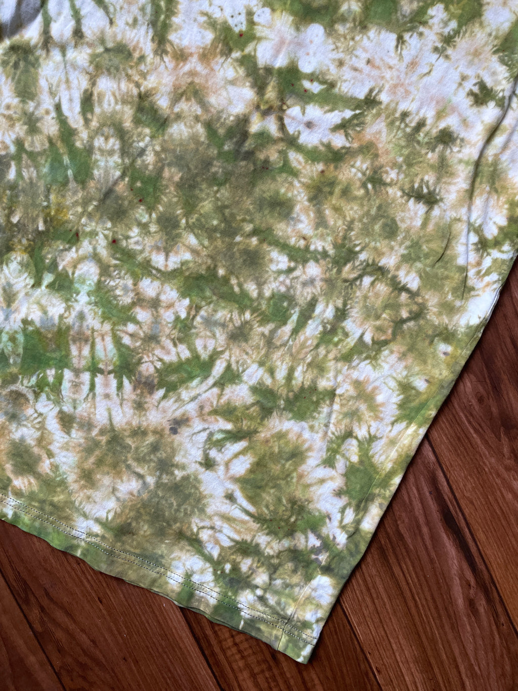 Men's Small WUTAH Delicate Arch Tie Dye Short Sleeve T-Shirt