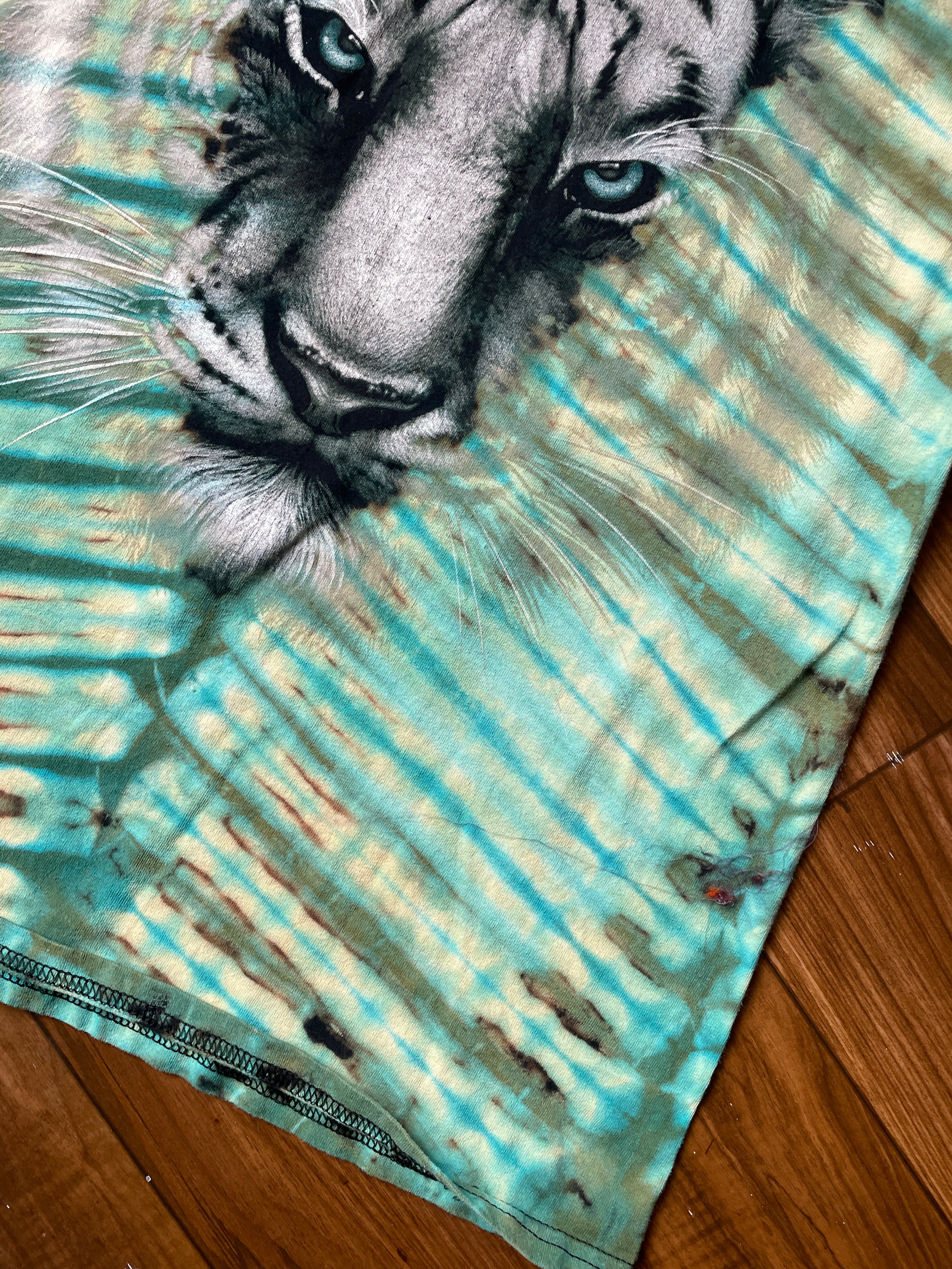 MEDIUM Men’s Tiger Stripes Tie Dye T-Shirt | Black and Blue Stripes Reverse Tie Dye Short Sleeve (Copy)