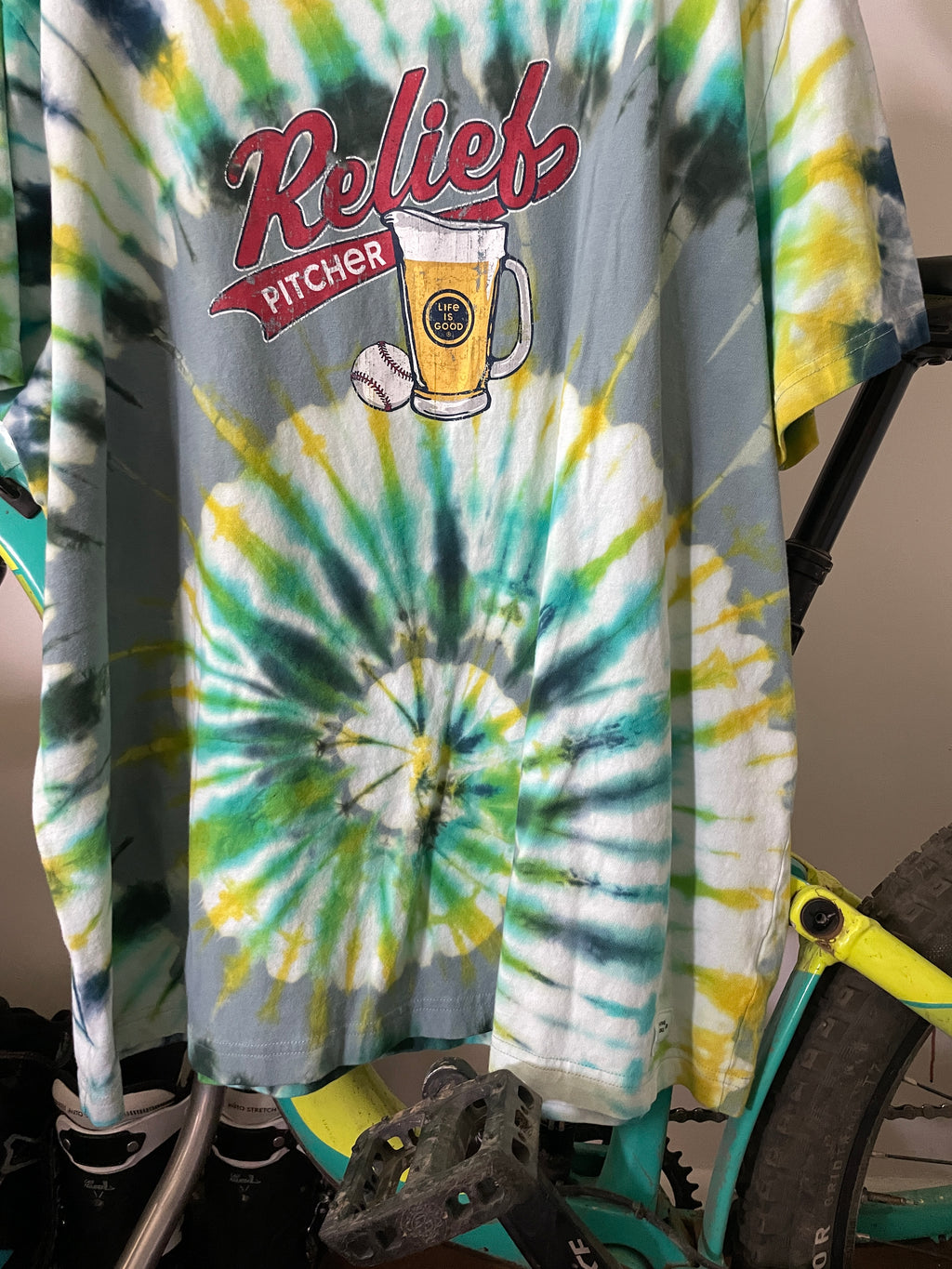 2XL Men's Life is Good Relief Pitcher Handmade Reverse Tie Dye Short Sleeve T-Shirt | One-Of-a-Kind Upcycled Gray and Green Spiral Tie Dye Top