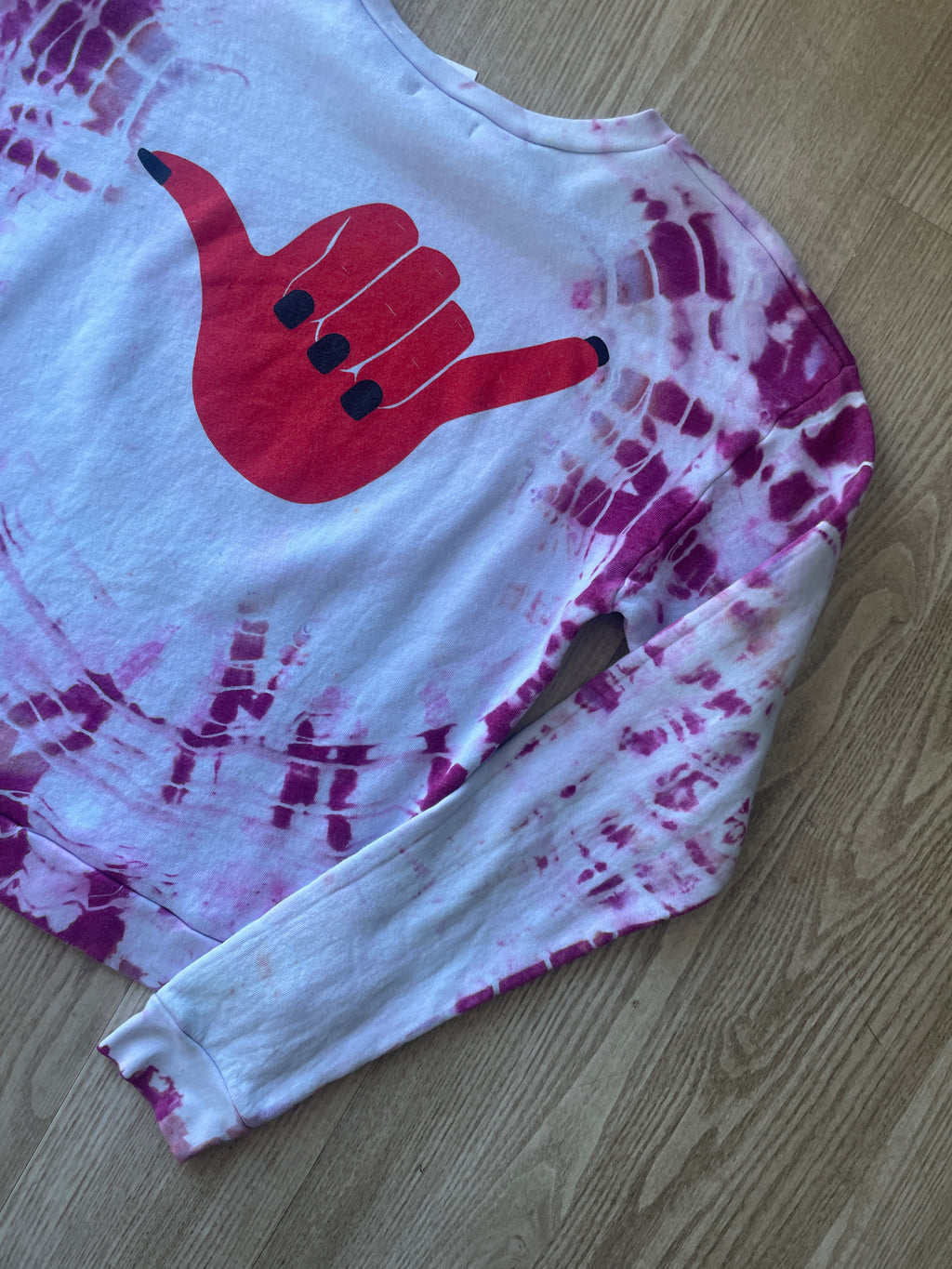 Large Women's Super Chill Shaka Handmade Tie Dye Long Sleeve Sweatshirt | One-Of-a-Kind Upcycled White and Pink Geode Crewneck