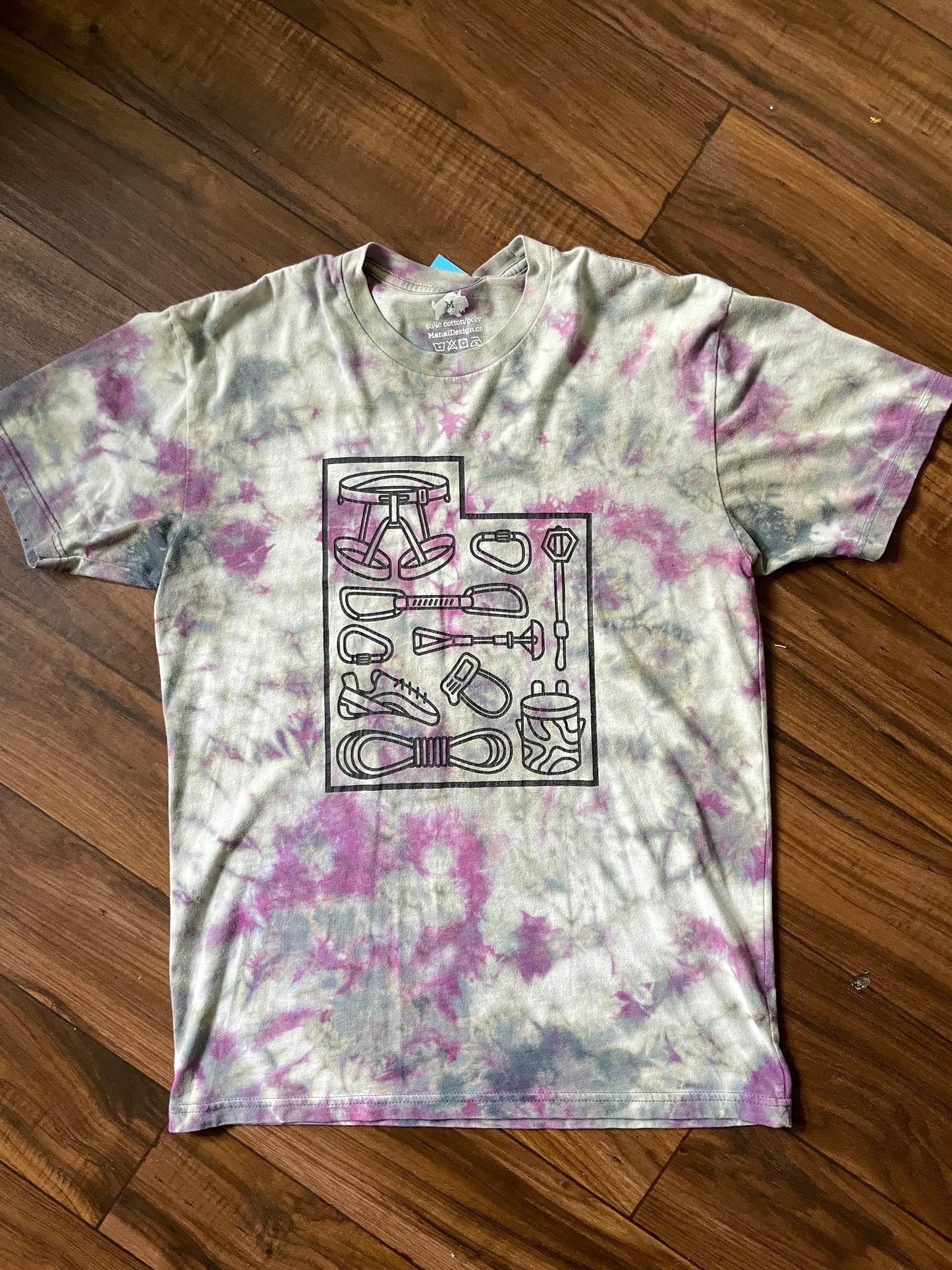 Utah Climbing Handmade Tie Dye T-Shirt | White and Purple Crumpled Tie Dye Short Sleeve | Men's Medium