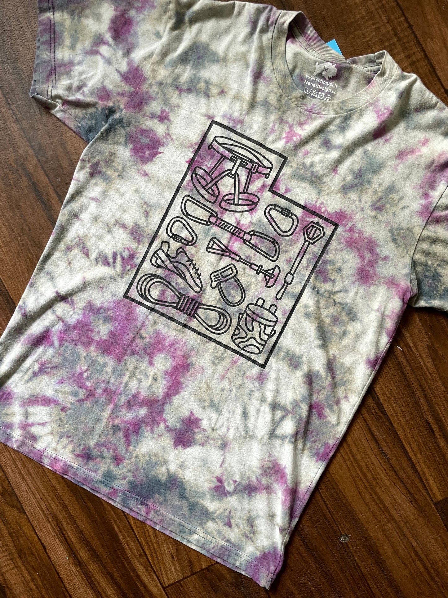 Utah Climbing Handmade Tie Dye T-Shirt | White and Purple Crumpled Tie Dye Short Sleeve | Men's Medium