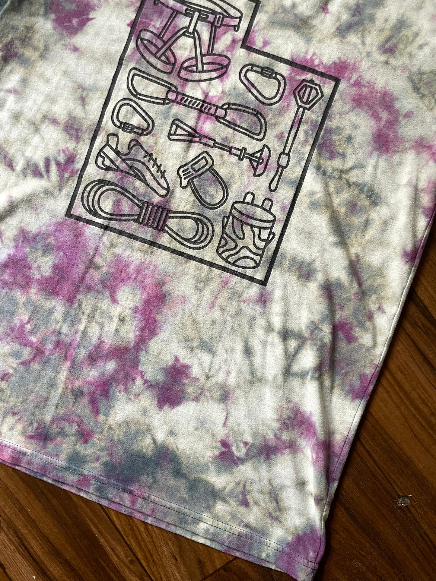 Utah Climbing Handmade Tie Dye T-Shirt | White and Purple Crumpled Tie Dye Short Sleeve | Men's Medium