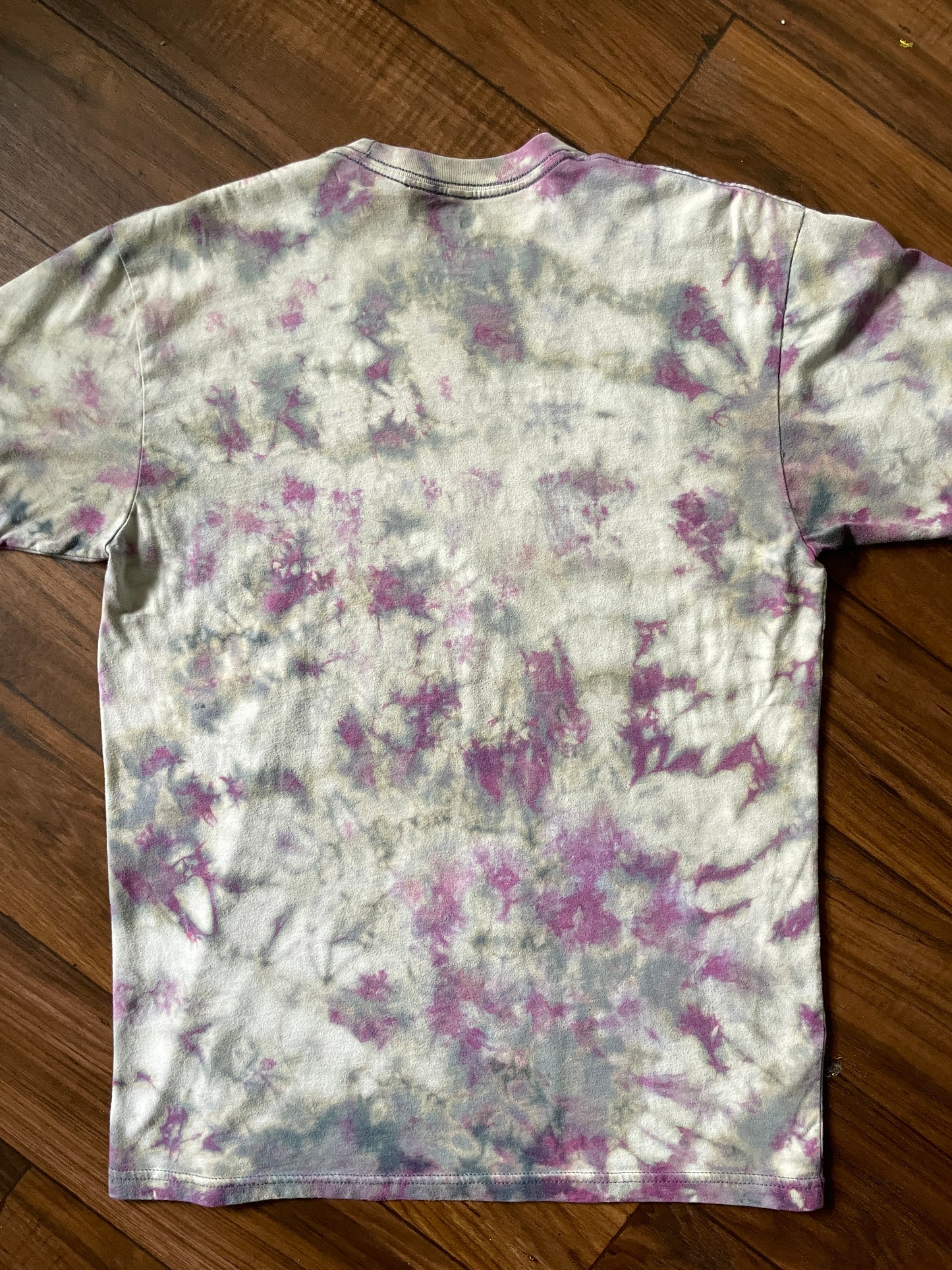 Utah Climbing Handmade Tie Dye T-Shirt | White and Purple Crumpled Tie Dye Short Sleeve | Men's Medium