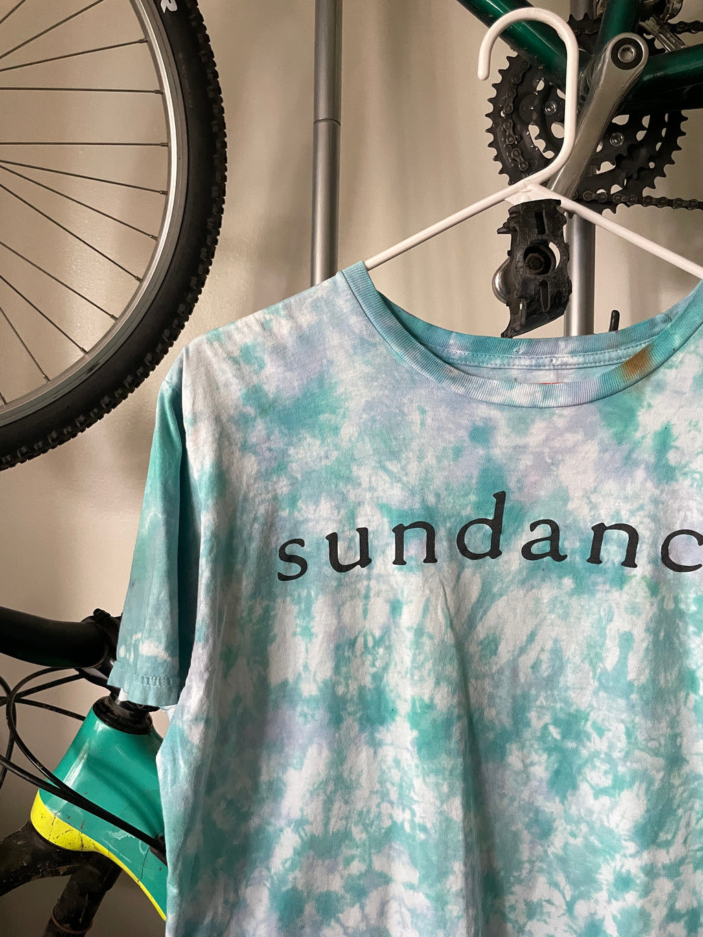 Sundance Handmade Tie Dye T-Shirt | White and Mint Green Crumpled Tie Dye Short Sleeve | Women’s Large