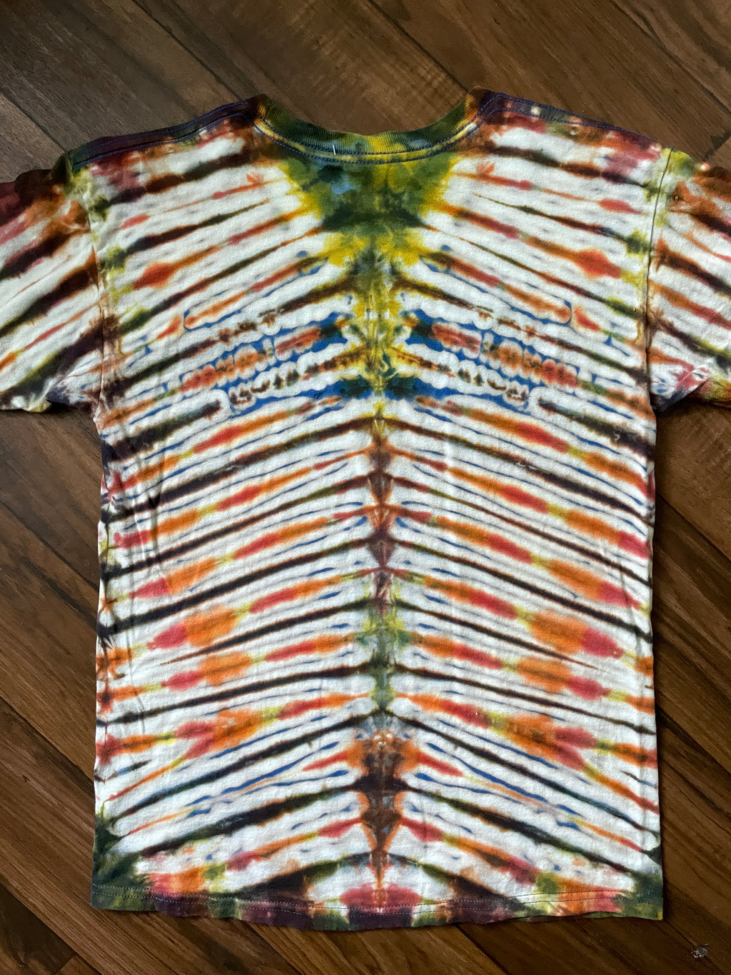 Hoonigan Handmade Reverse Tie Dye Short Sleeve T-Shirt | One-Of-a-Kind Upcycled Black, White, and Red V-Pleated Tie Dye Top | Men's Medium