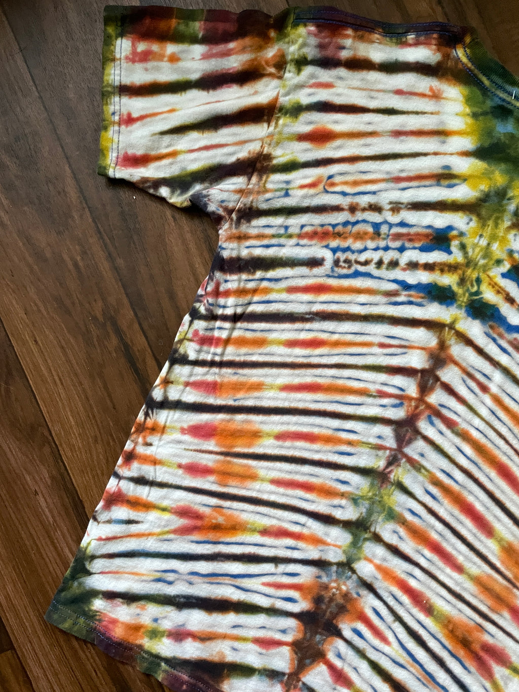 Hoonigan Handmade Reverse Tie Dye Short Sleeve T-Shirt | One-Of-a-Kind Upcycled Black, White, and Red V-Pleated Tie Dye Top | Men's Medium