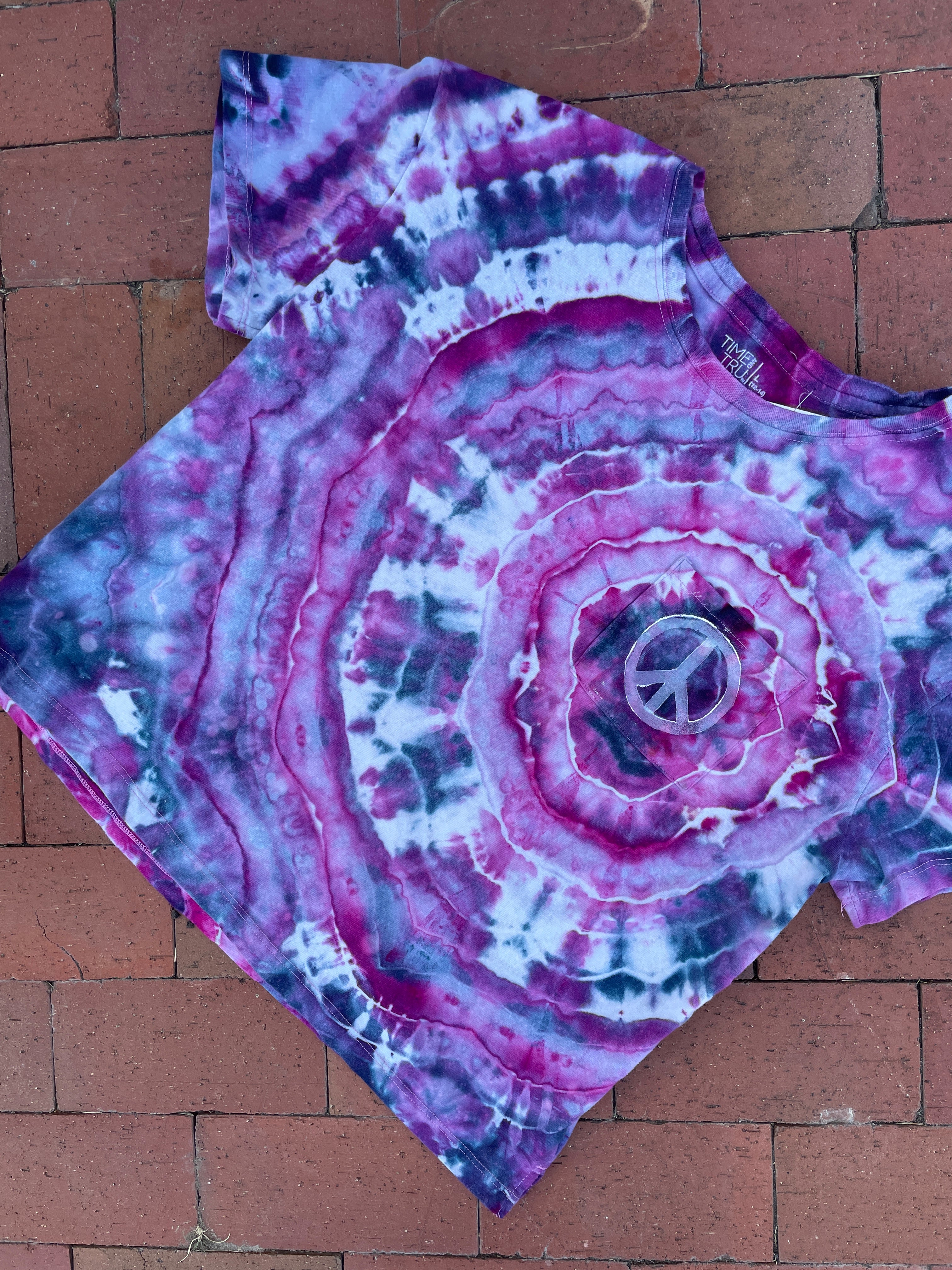Large Women's Hand-Printed Peace Sign Reverse Tie Dye Short Sleeve T-Shirt | Handmade One-Of-a-Kind Upcycled Blue and Pink Geode Galaxy Top