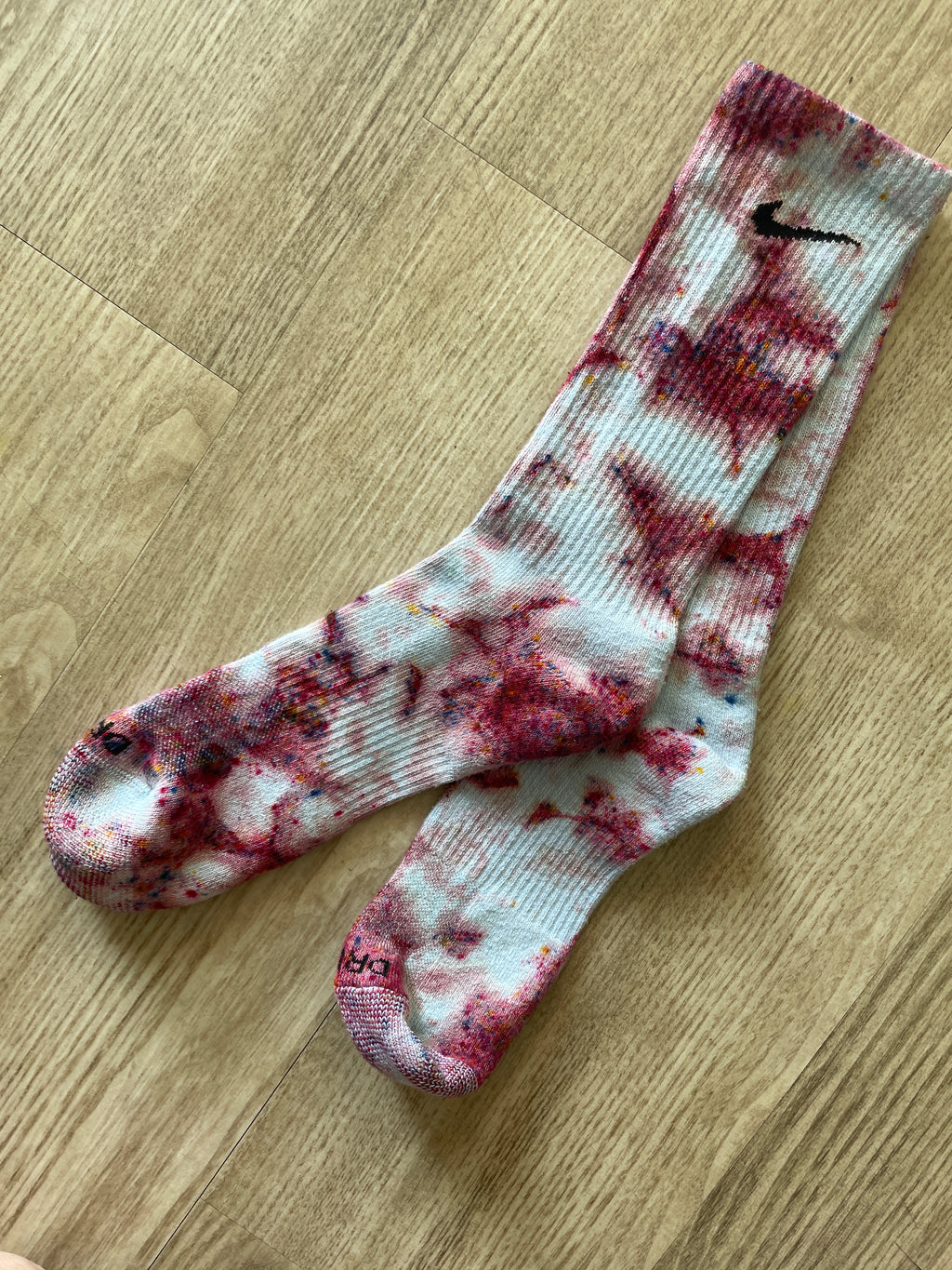 NIKE Socks Hand Tie Dyed Pink and White "Funfetti" Nike Dri-FIT Everyday Plus Crew Training Socks - Size Large (Men's 8-12/Women's 10-13)