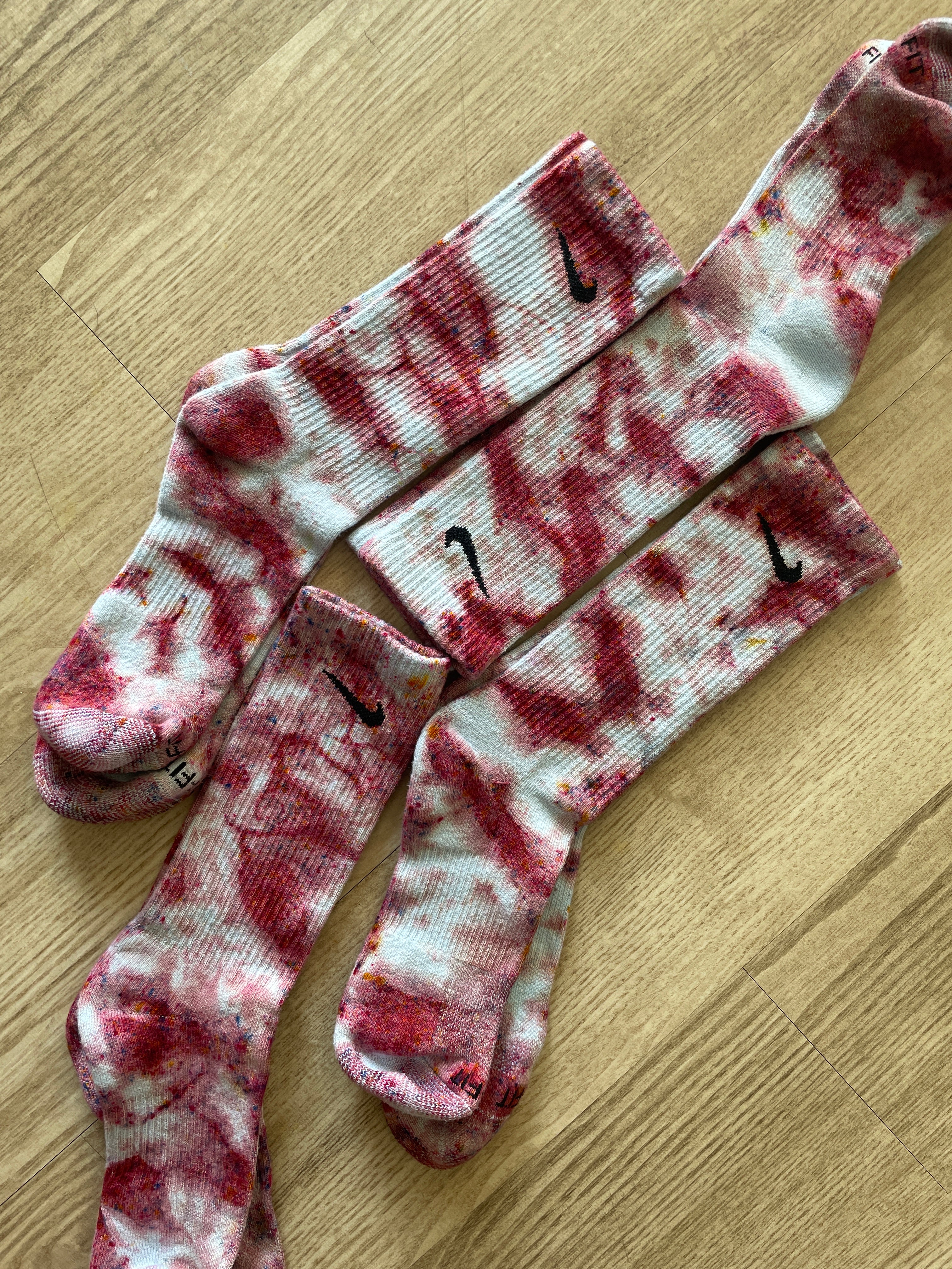 NIKE Socks Hand Tie Dyed Pink and White "Funfetti" Nike Dri-FIT Everyday Plus Crew Training Socks - Size Large (Men's 8-12/Women's 10-13)