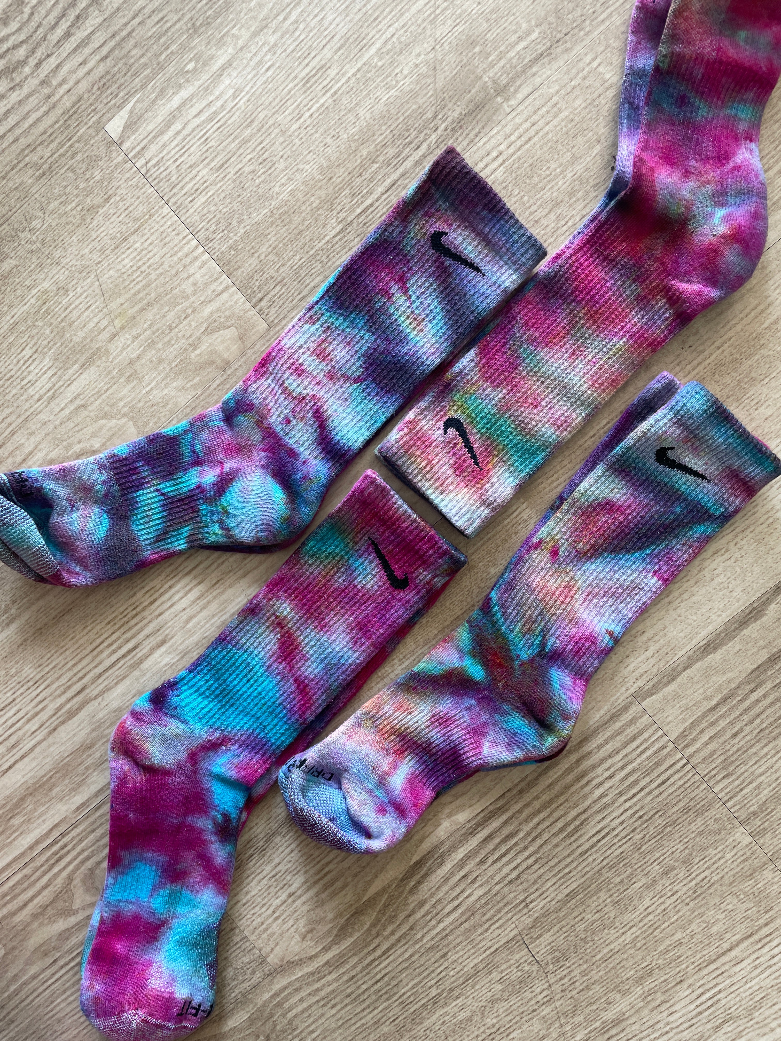 NIKE Socks Hand Tie Dyed Blue, Pink and Purple Galaxy Nike Dri-FIT Everyday Plus Crew Training Socks - Size Large (Men's 8-12/Women's 10-13)
