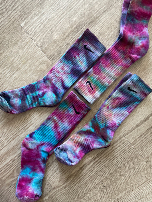 NIKE Socks Hand Tie Dyed Blue, Pink and Purple Galaxy Nike Dri-FIT Everyday Plus Crew Training Socks - Size Large (Men's 8-12/Women's 10-13)