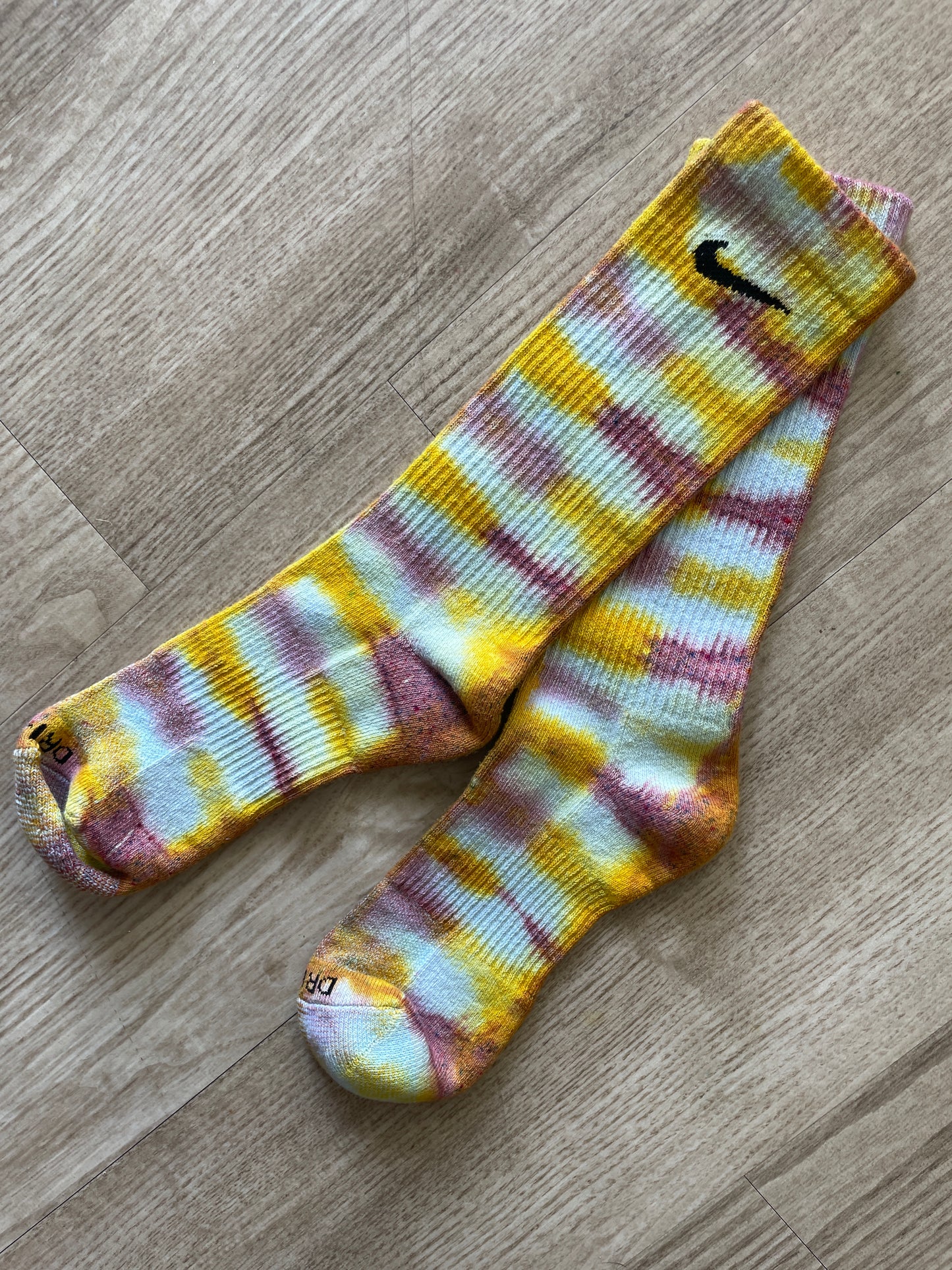 NIKE Socks Hand Tie Dyed Yellow and Pink Nike Dri-FIT Everyday Plus Crew Training Socks - Size Large (Men's 8-12/Women's 10-13)