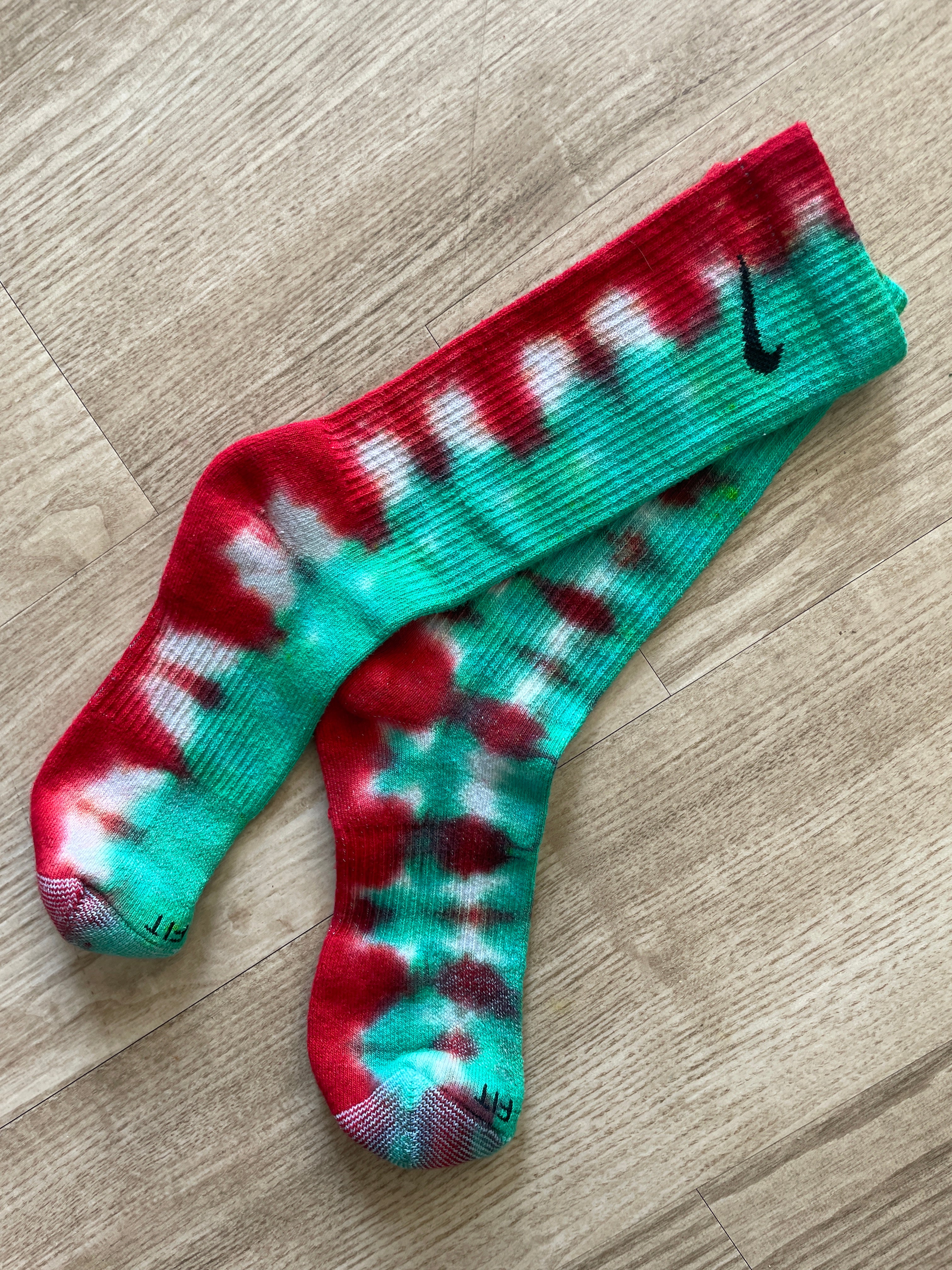 NIKE Christmas Socks Hand Tie Dyed Red and Green Nike Dri-FIT Everyday Plus Crew Training Socks - Size Large (Men's 8-12/Women's 10-13)