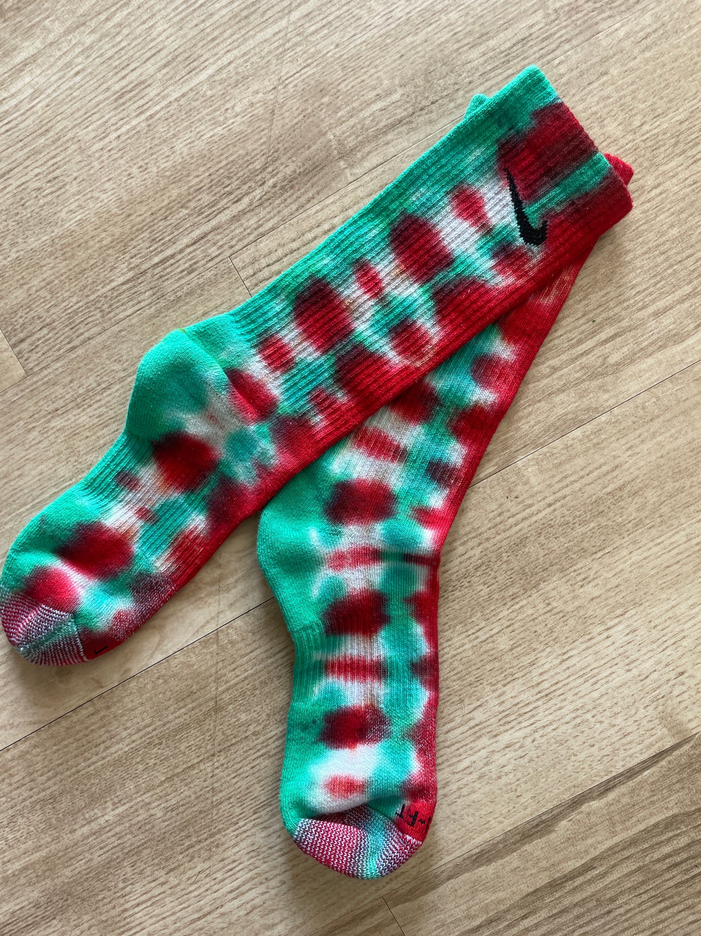 NIKE Christmas Socks Hand Tie Dyed Red and Green Nike Dri-FIT Everyday Plus Crew Training Socks - Size Large (Men's 8-12/Women's 10-13)