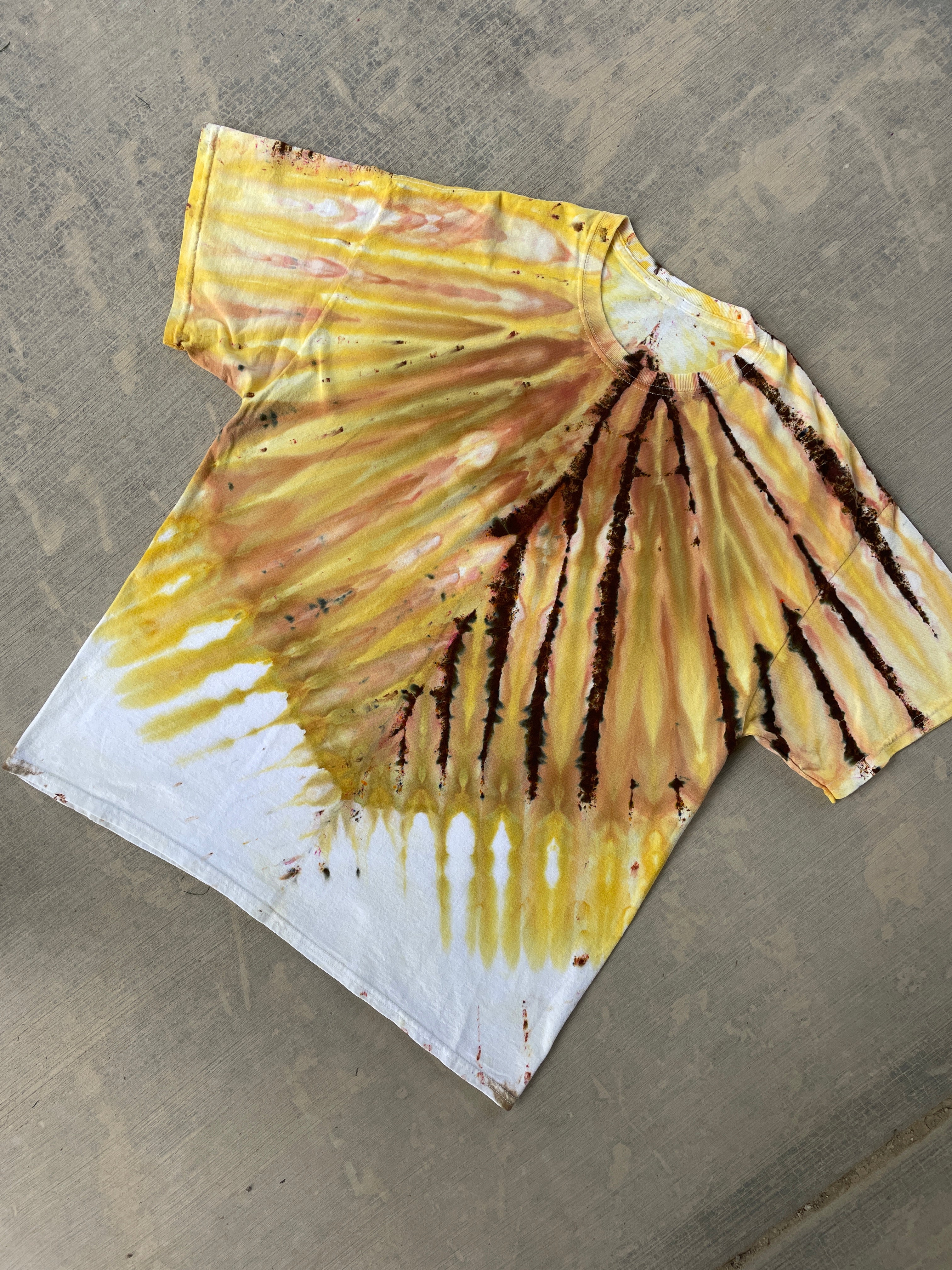 XL Men’s Actual Garbage Yellow and Brown Tie Dye Short Sleeve T-Shirt