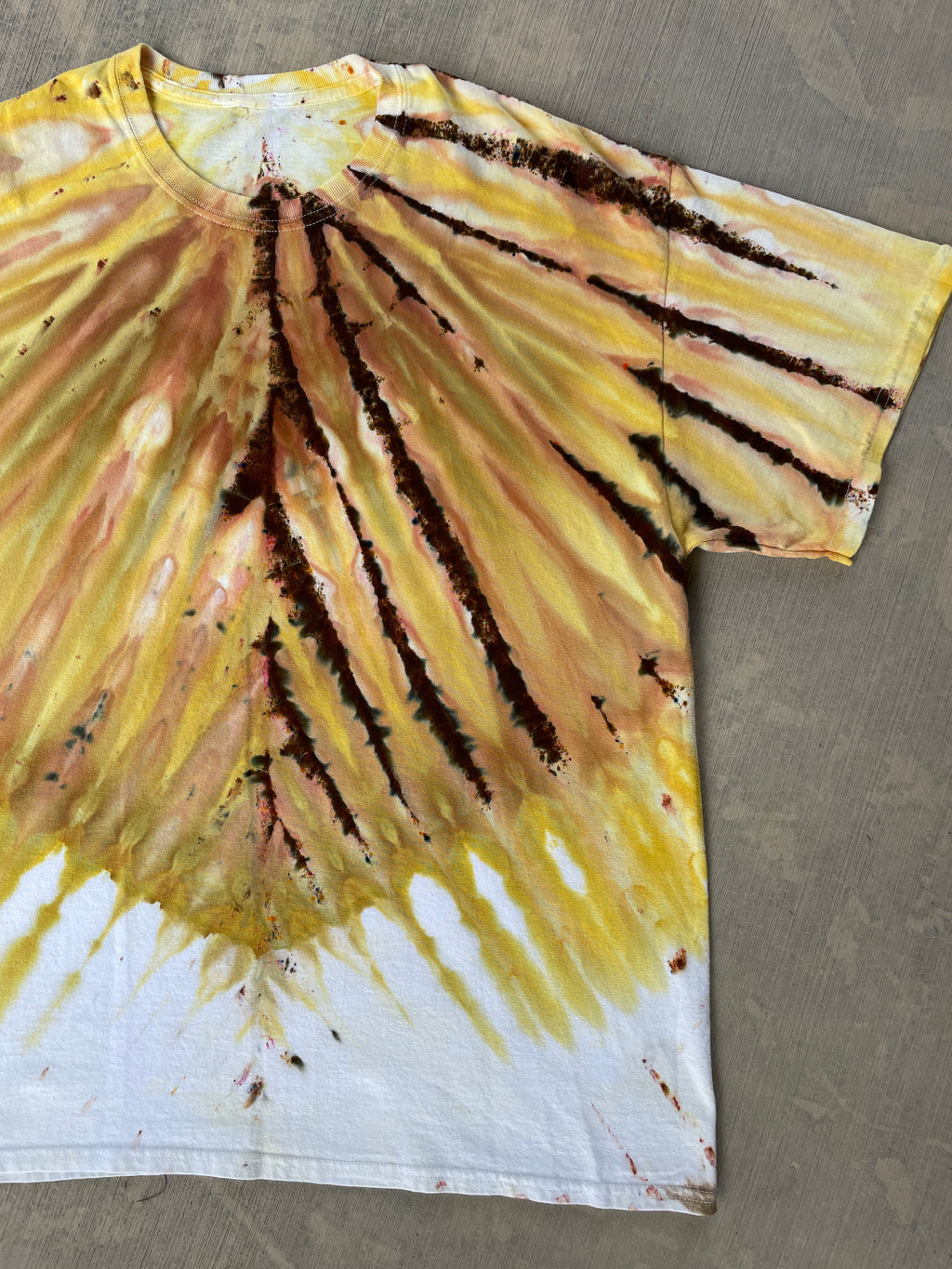 XL Men’s Actual Garbage Yellow and Brown Tie Dye Short Sleeve T-Shirt