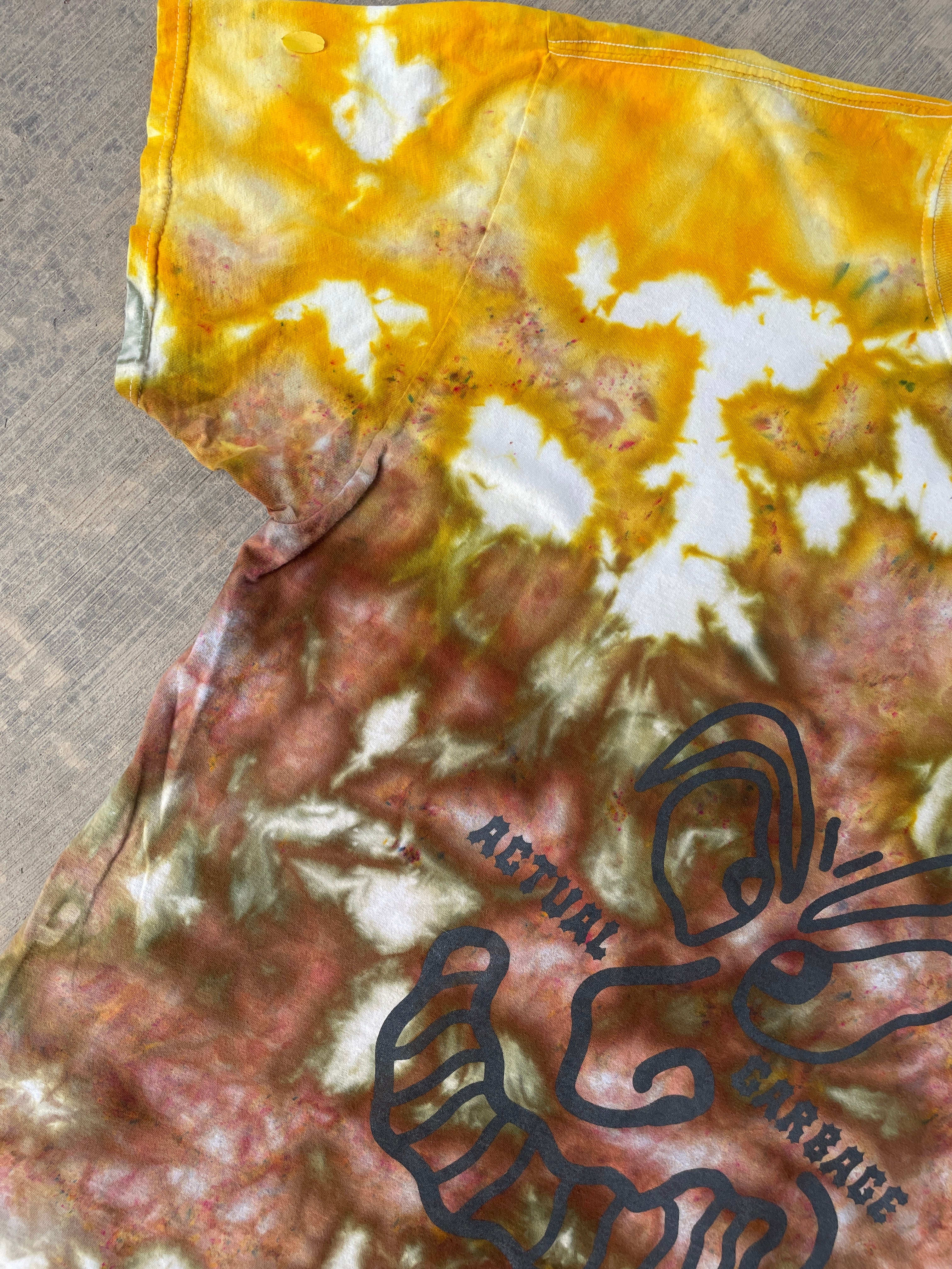 XL Men’s Actual Garbage Yellow and Brown Tie Dye Short Sleeve T-Shirt